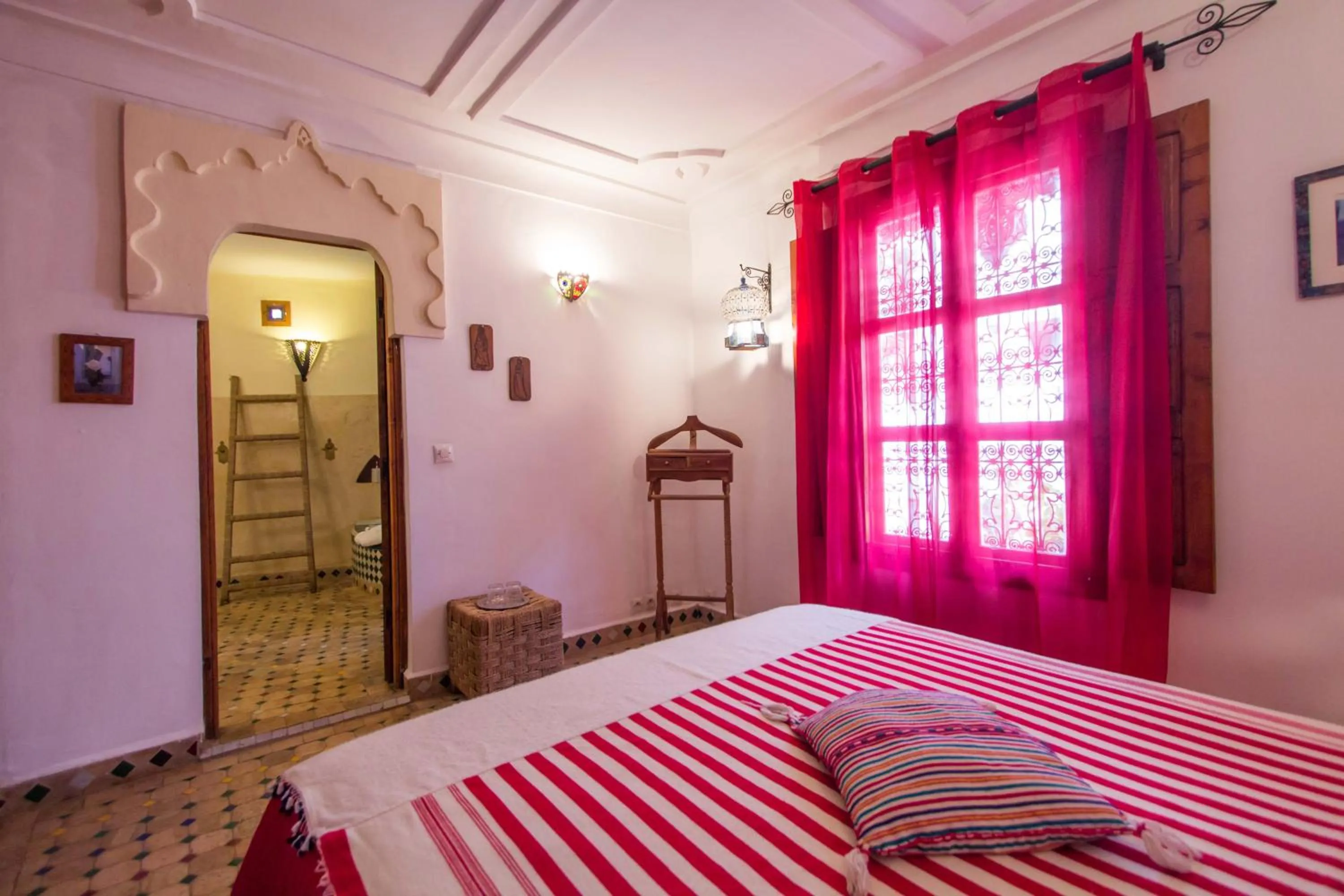 Decorative detail, Bed in Riad Dar Skalli & SPA