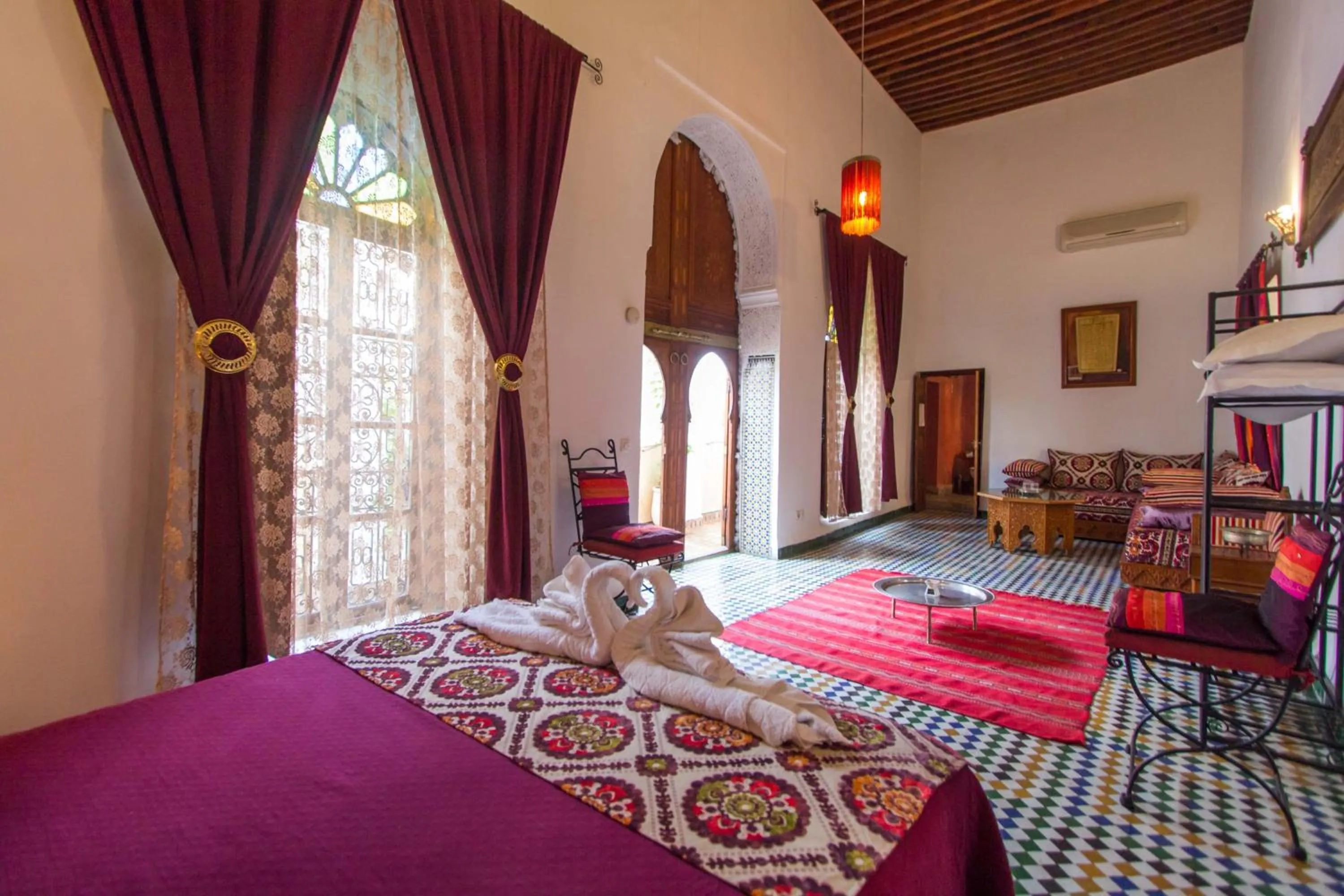 Decorative detail, Bed in Riad Dar Skalli & SPA