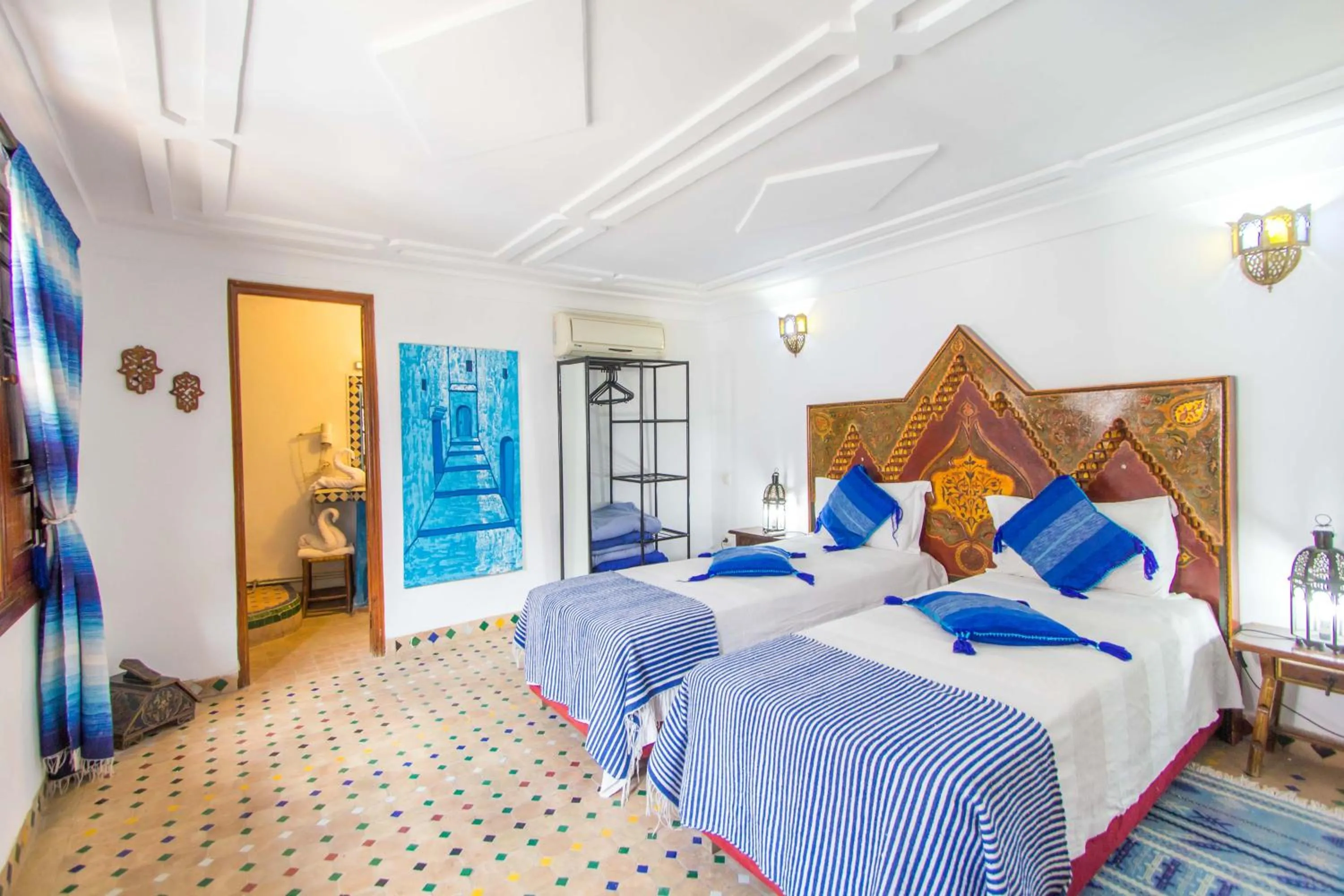 Decorative detail, Bed in Riad Dar Skalli & SPA