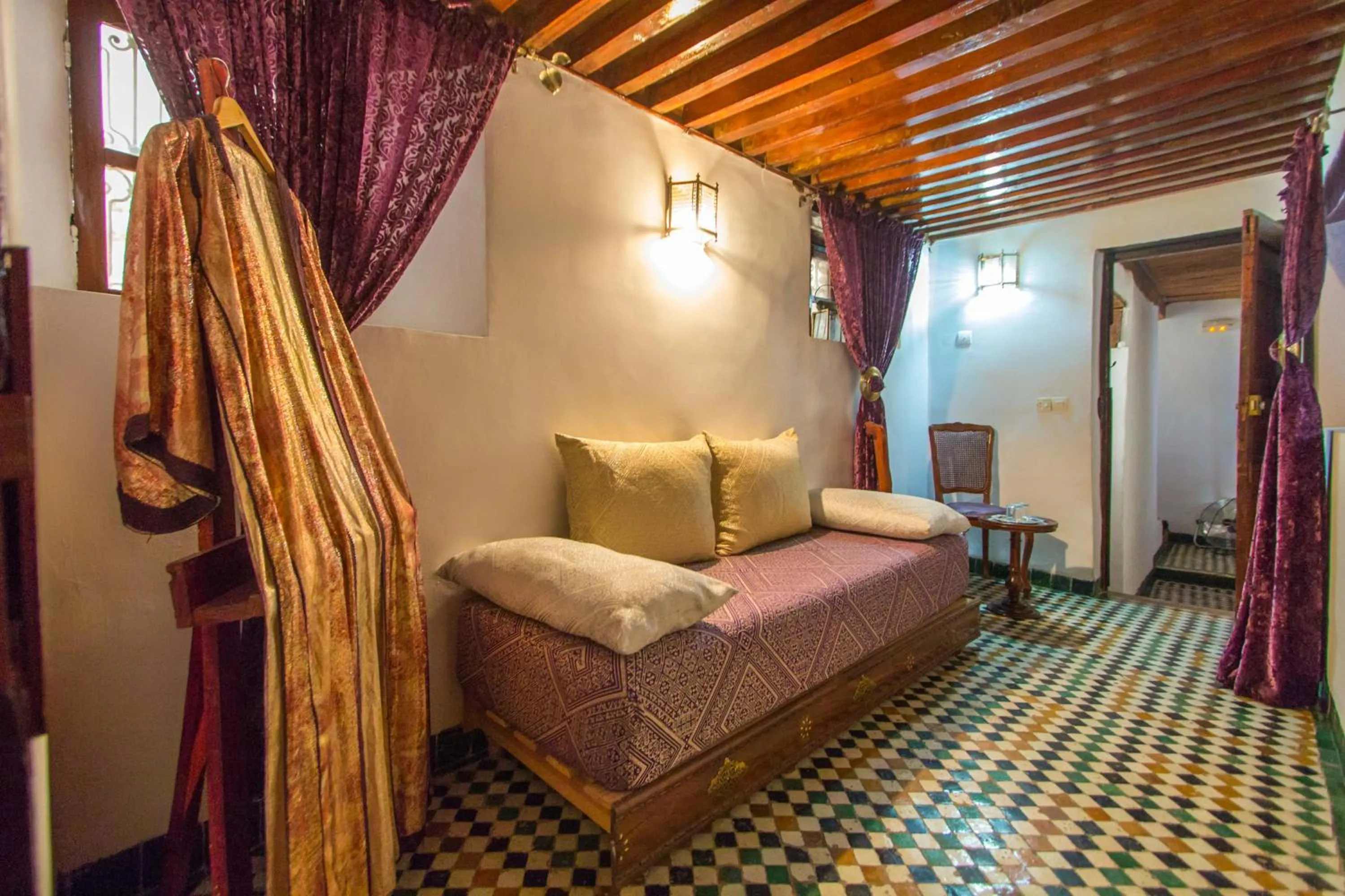 Decorative detail, Bed in Riad Dar Skalli & SPA