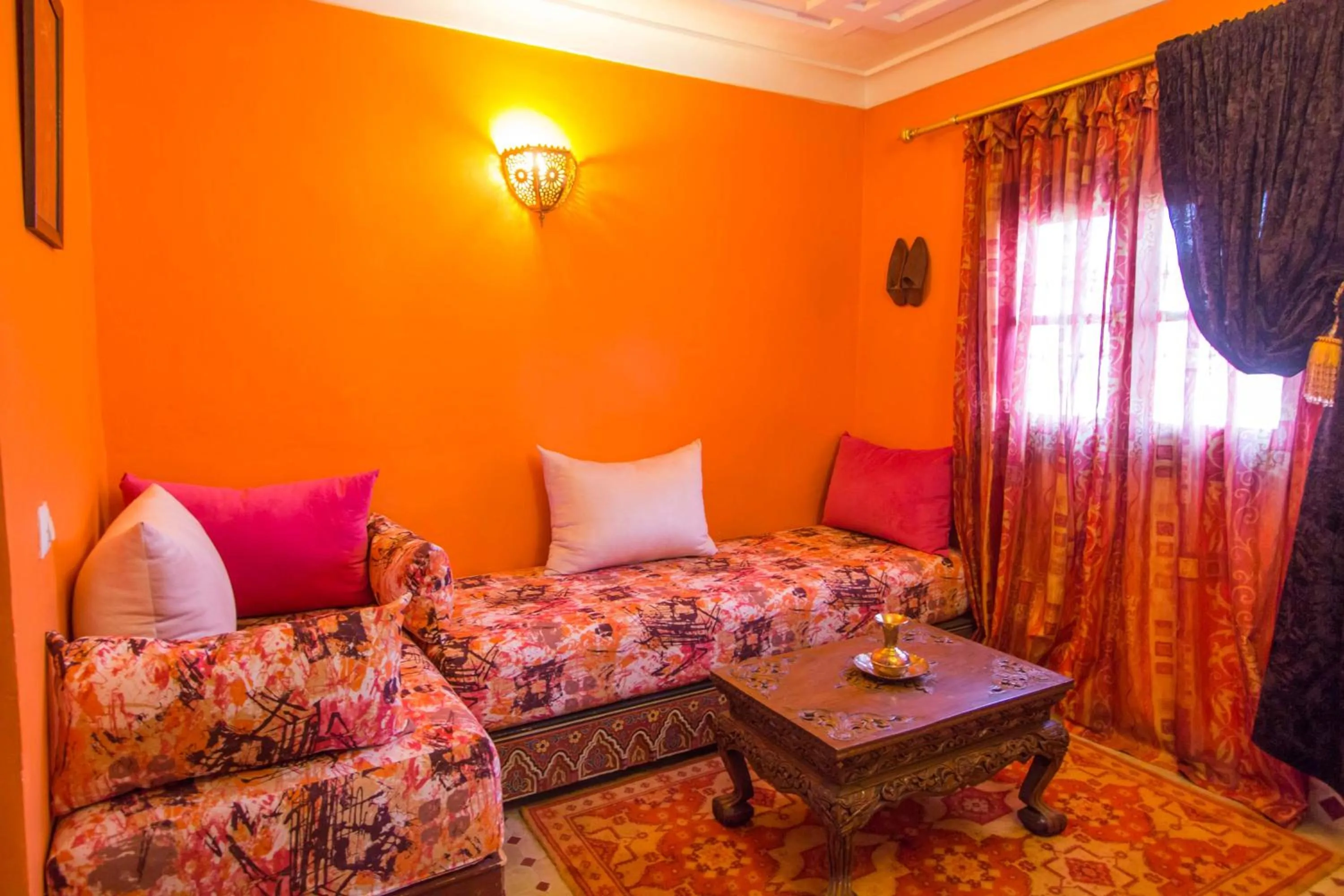 Decorative detail, Bed in Riad Dar Skalli & SPA