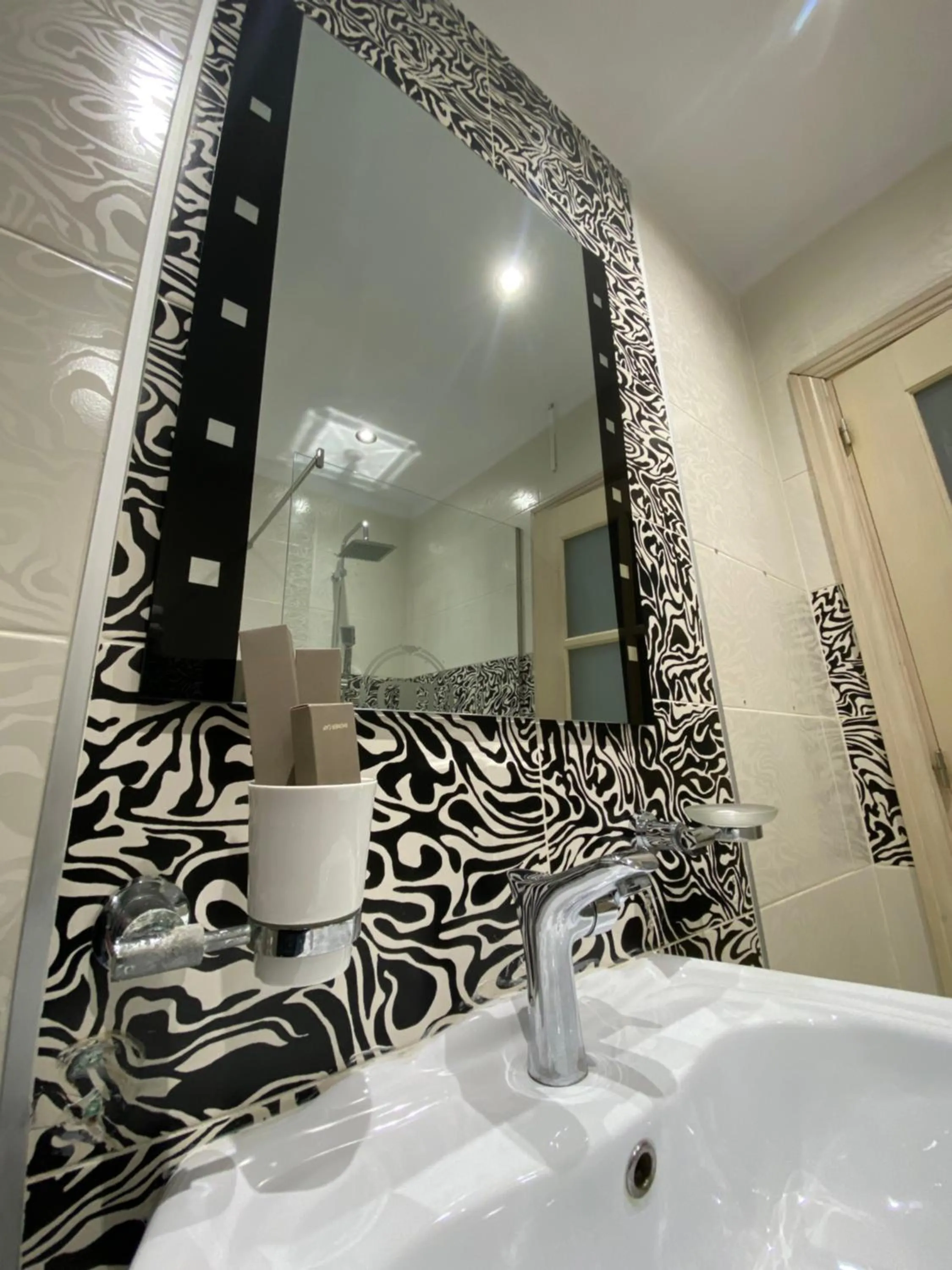 Shower in Hotel Deluxe