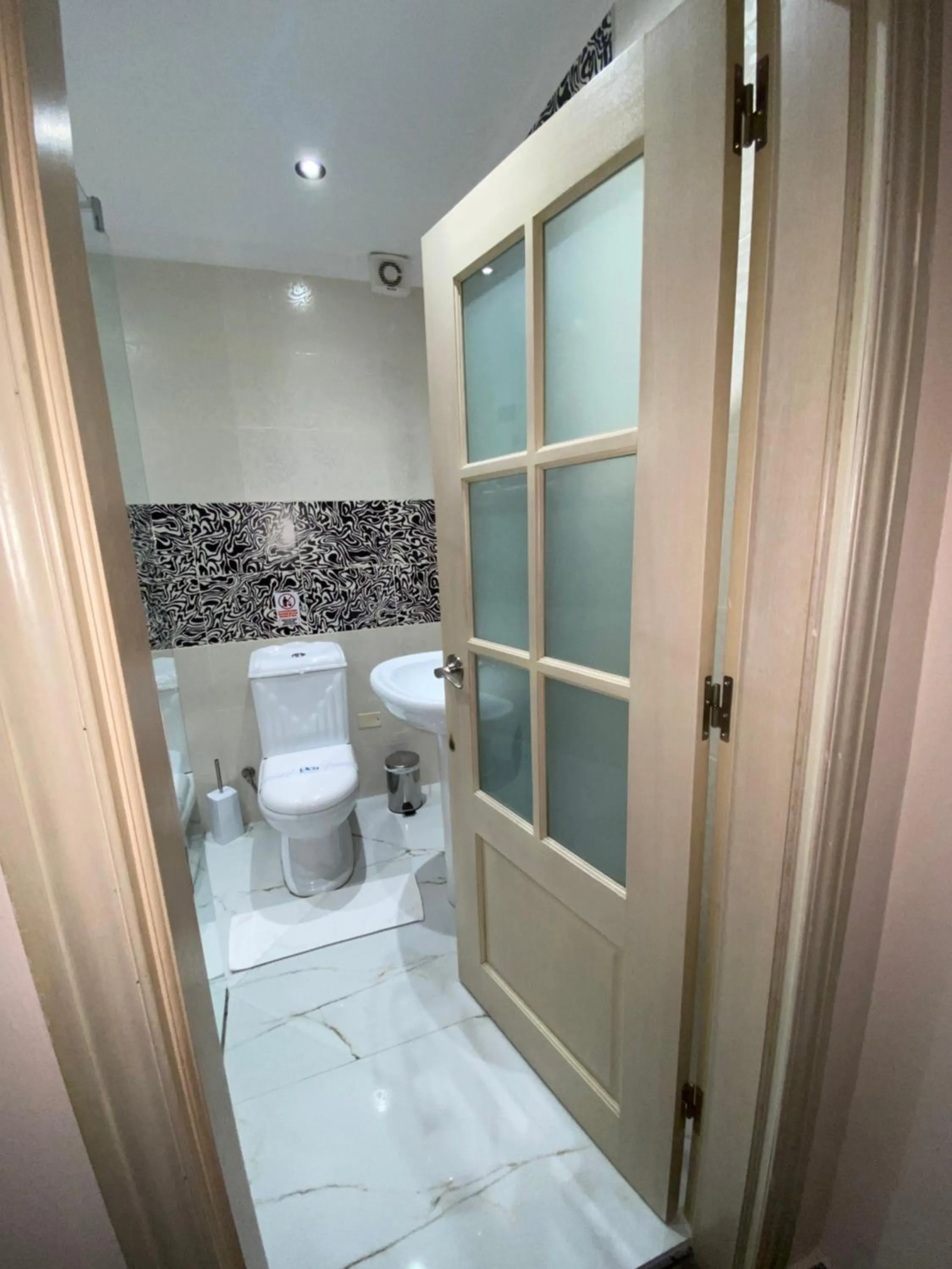 Shower in Hotel Deluxe