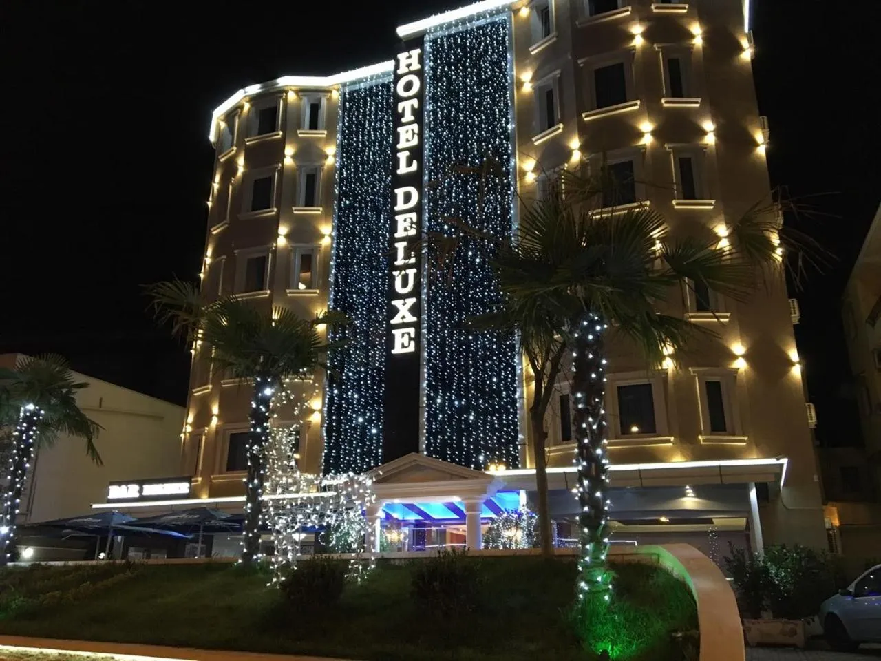 Facade/entrance in Hotel Deluxe
