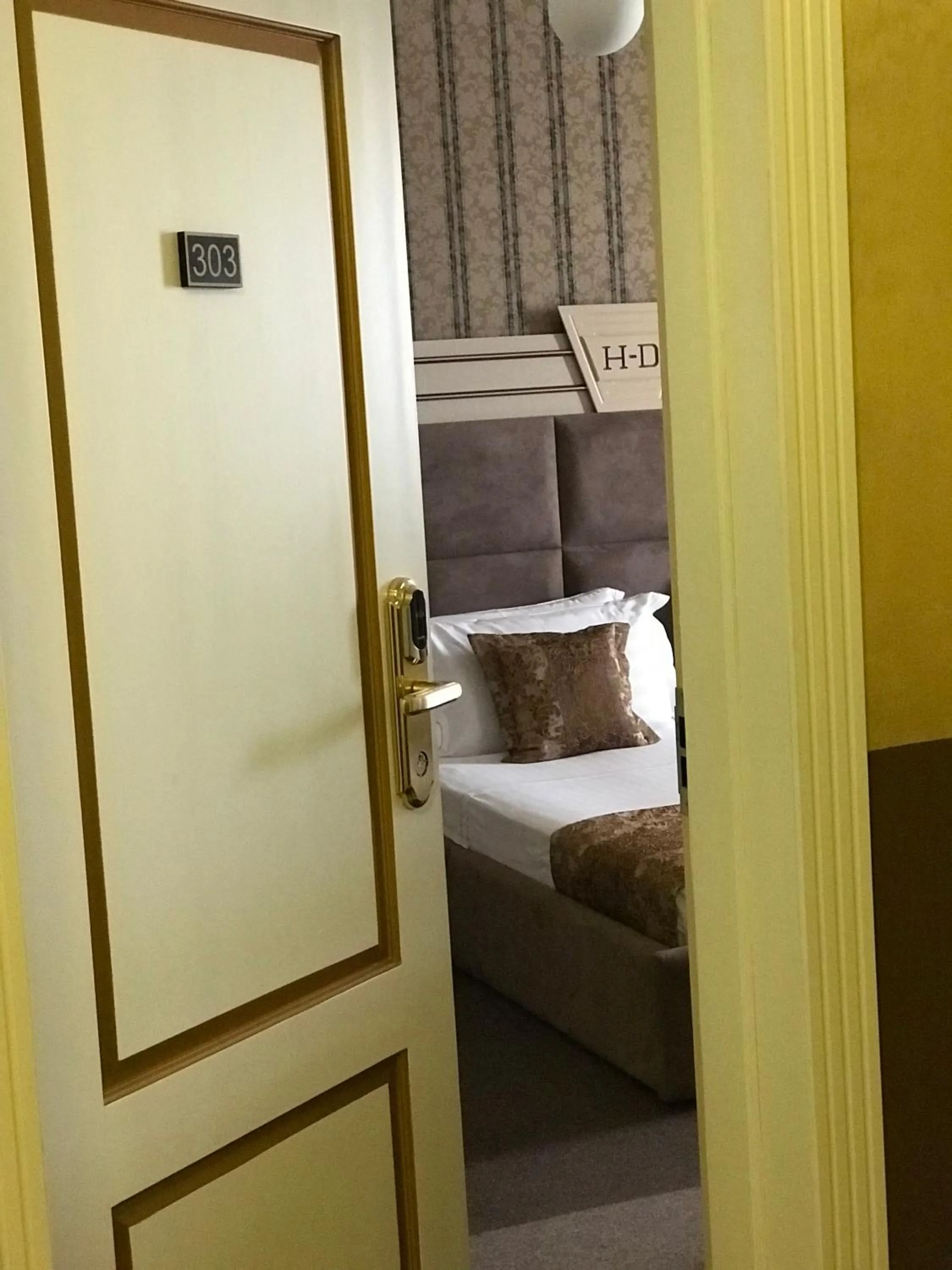 Bed in Hotel Deluxe