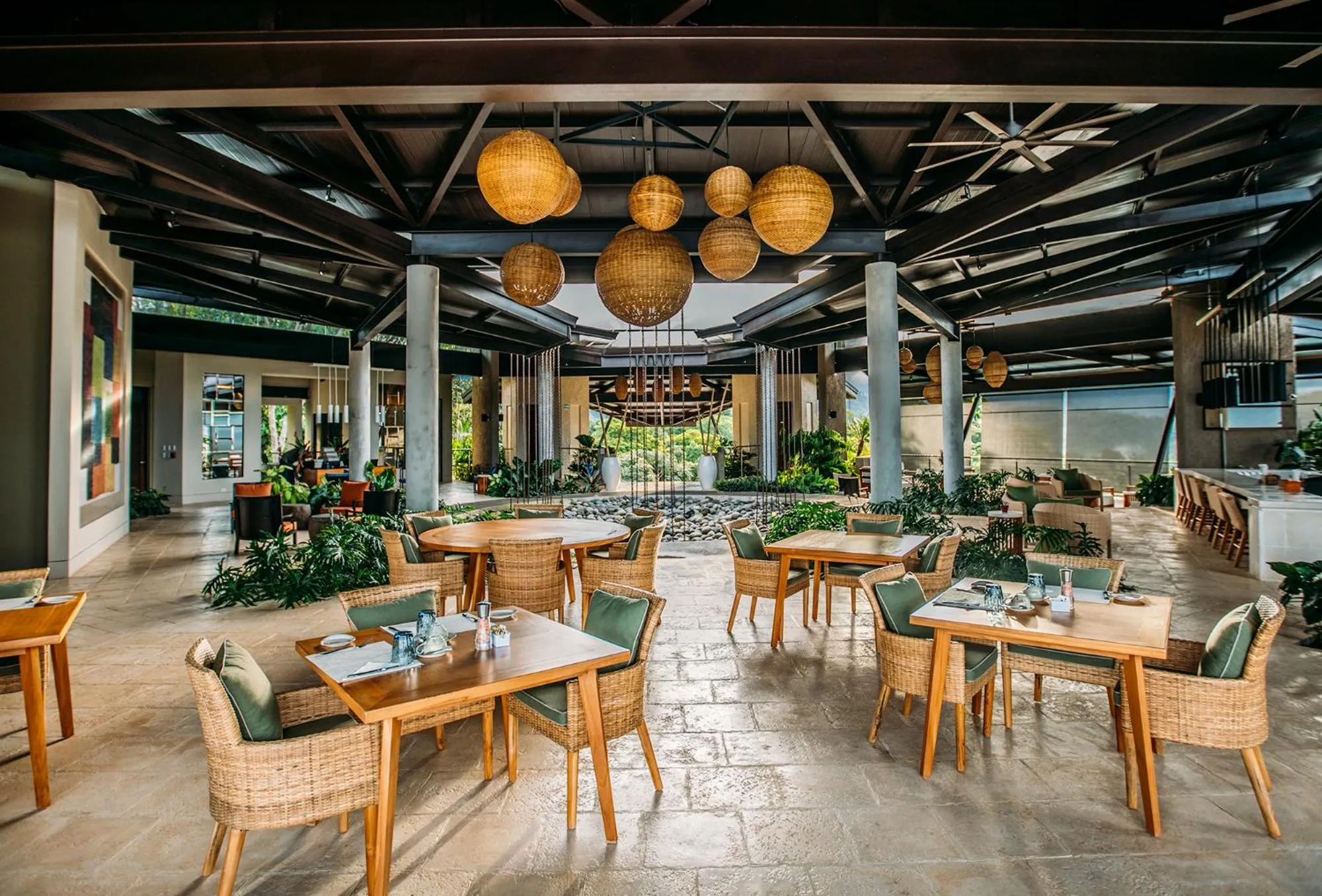 Restaurant/places to eat in Hotel Three Sixty - Adults Only