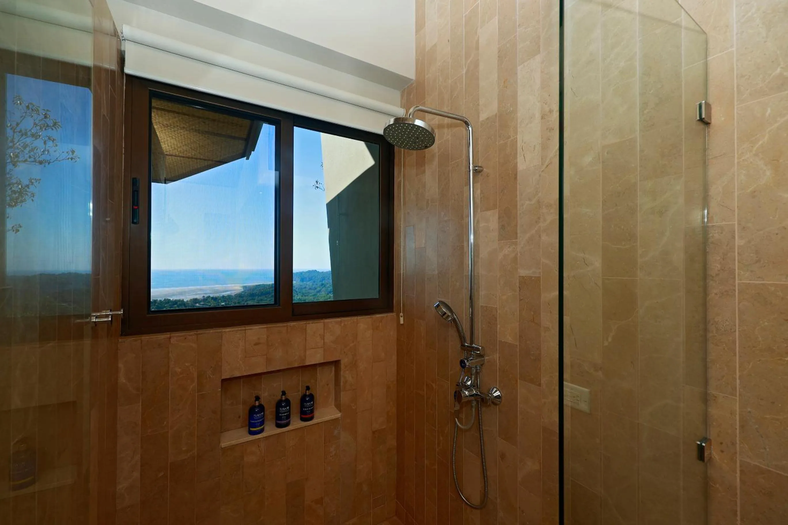 Shower in Hotel Three Sixty - Adults Only