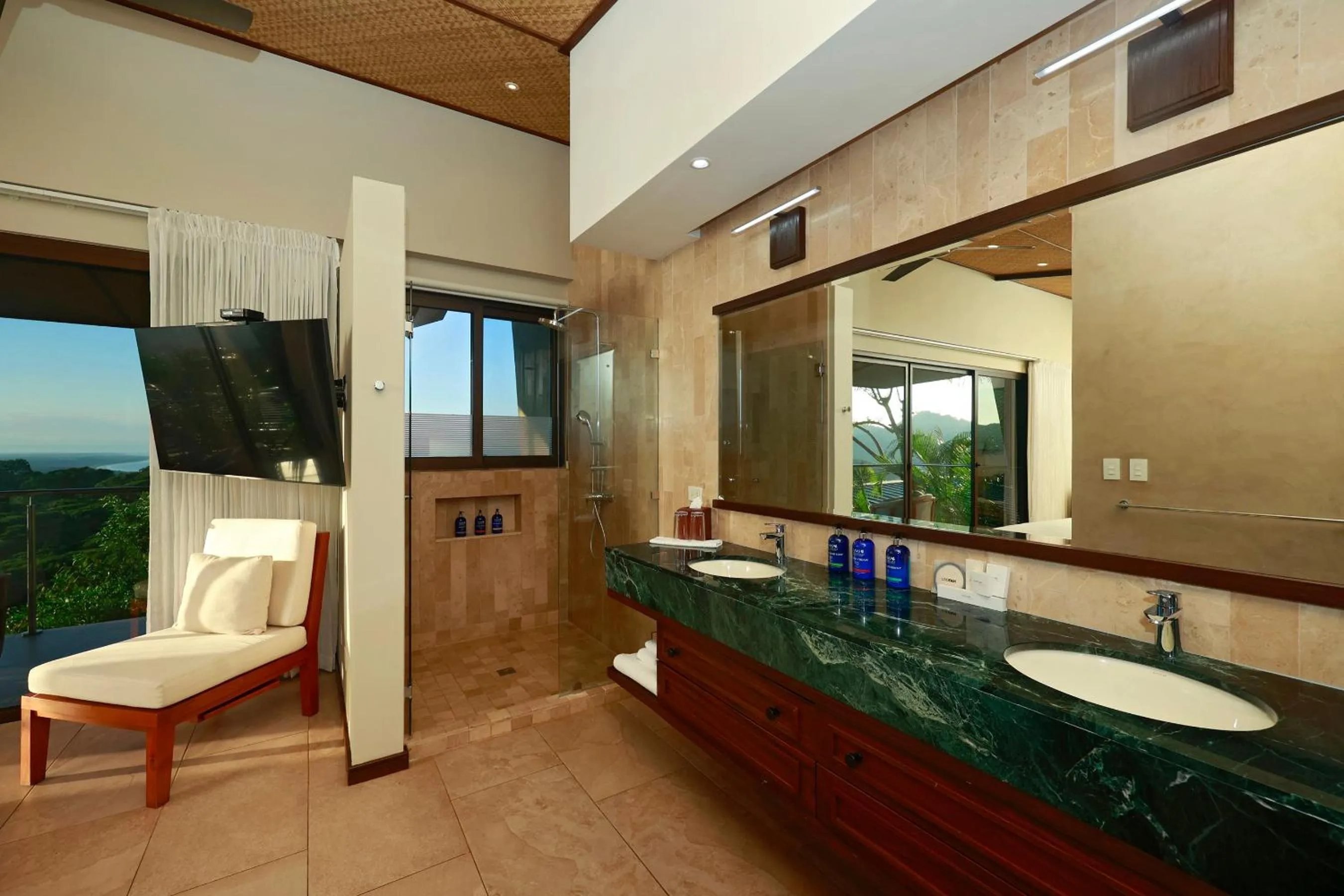 Bathroom in Hotel Three Sixty - Adults Only