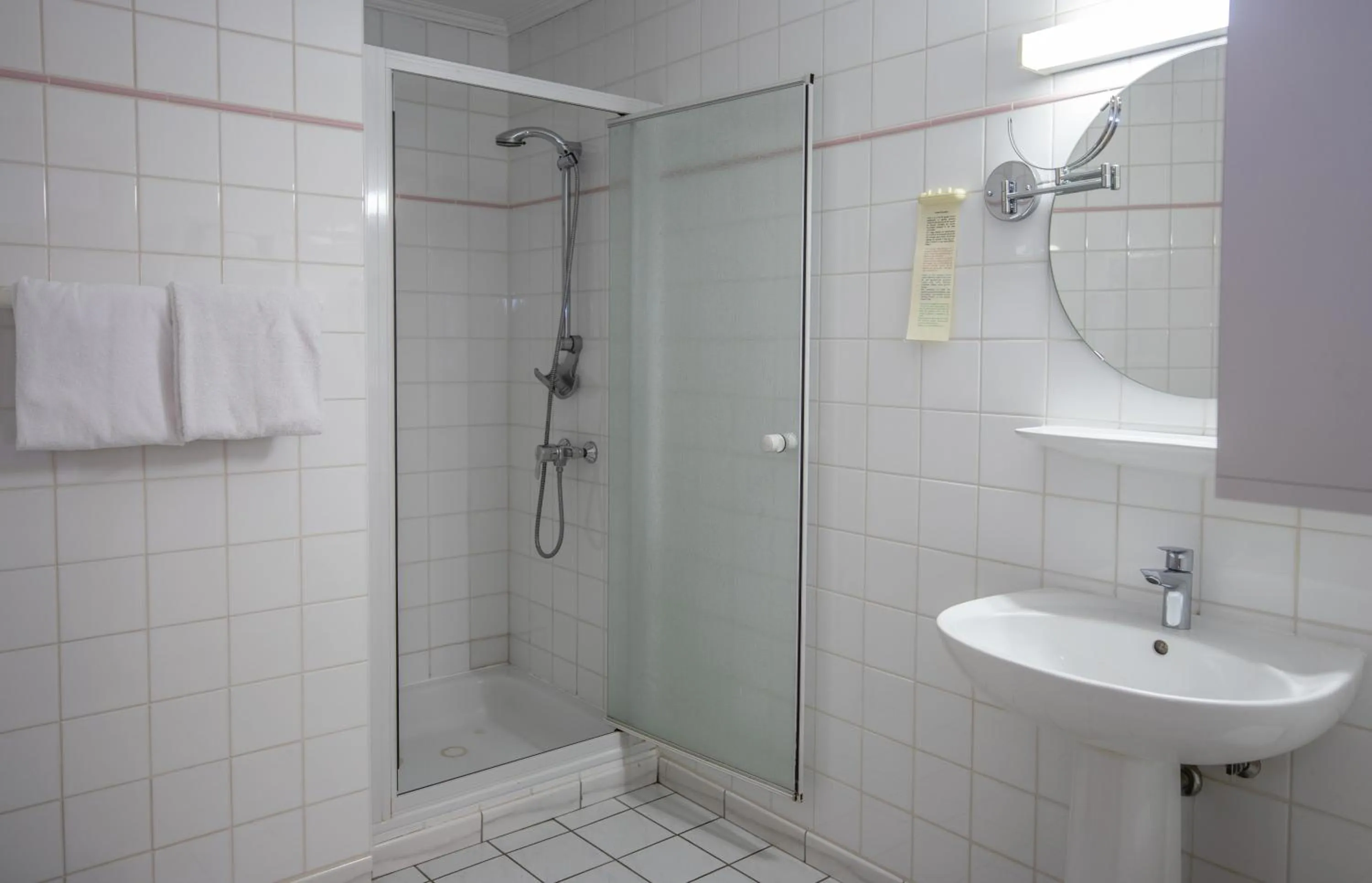 Shower in Blanckthys Hotel Voeren