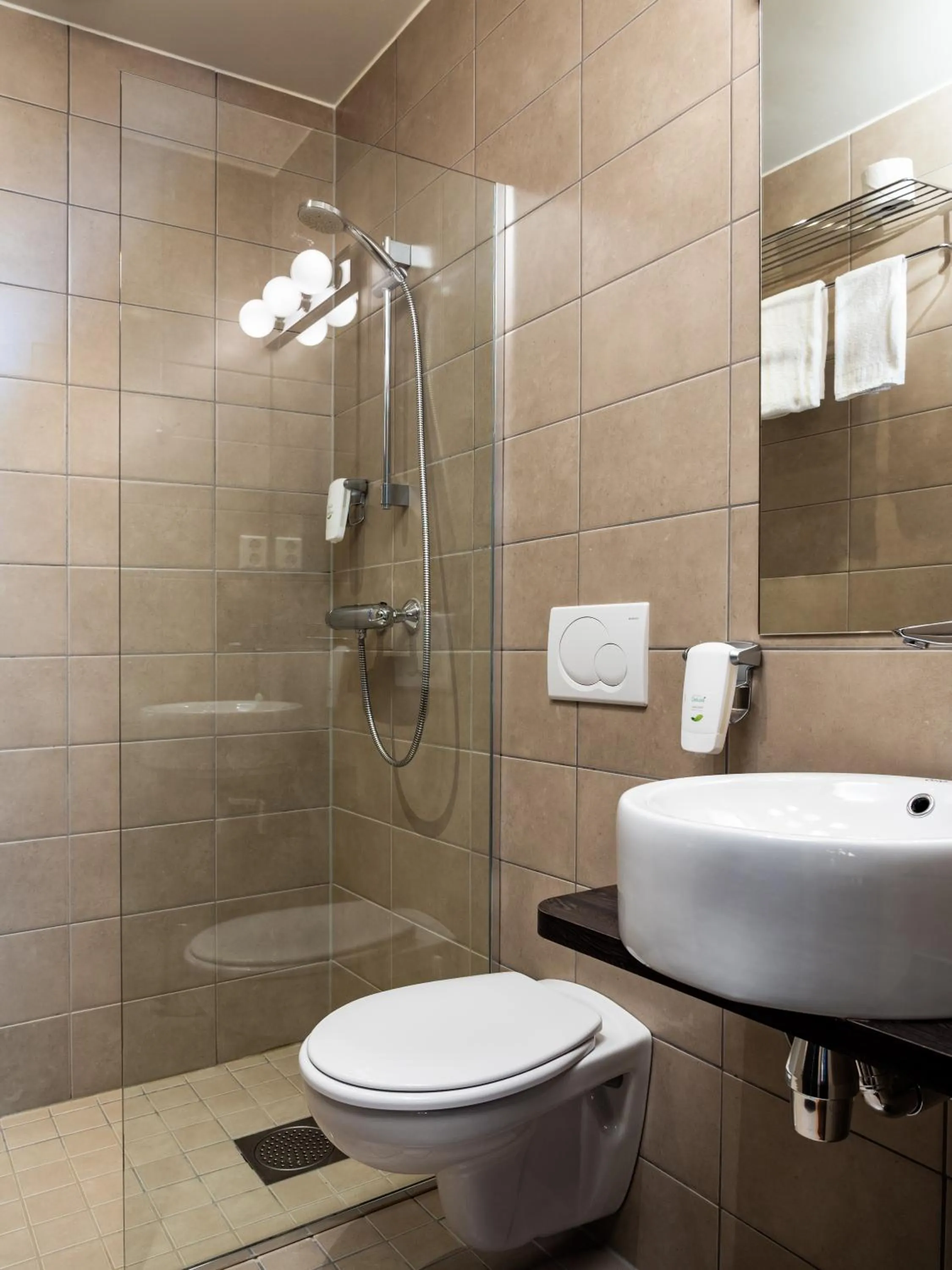 Shower in Banken Hotel