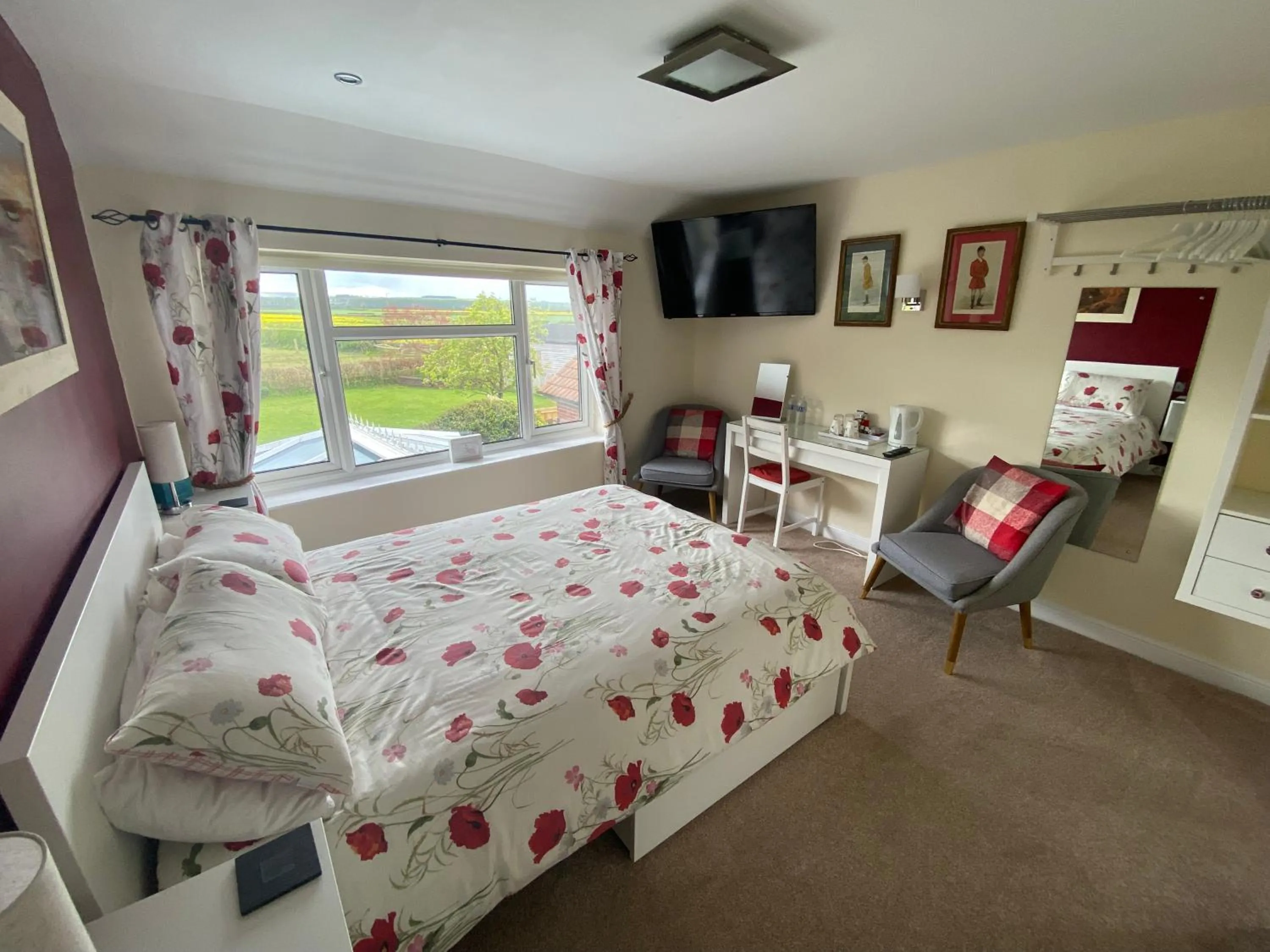 Property building, Bed in Brambling Fields B&B and Cottages