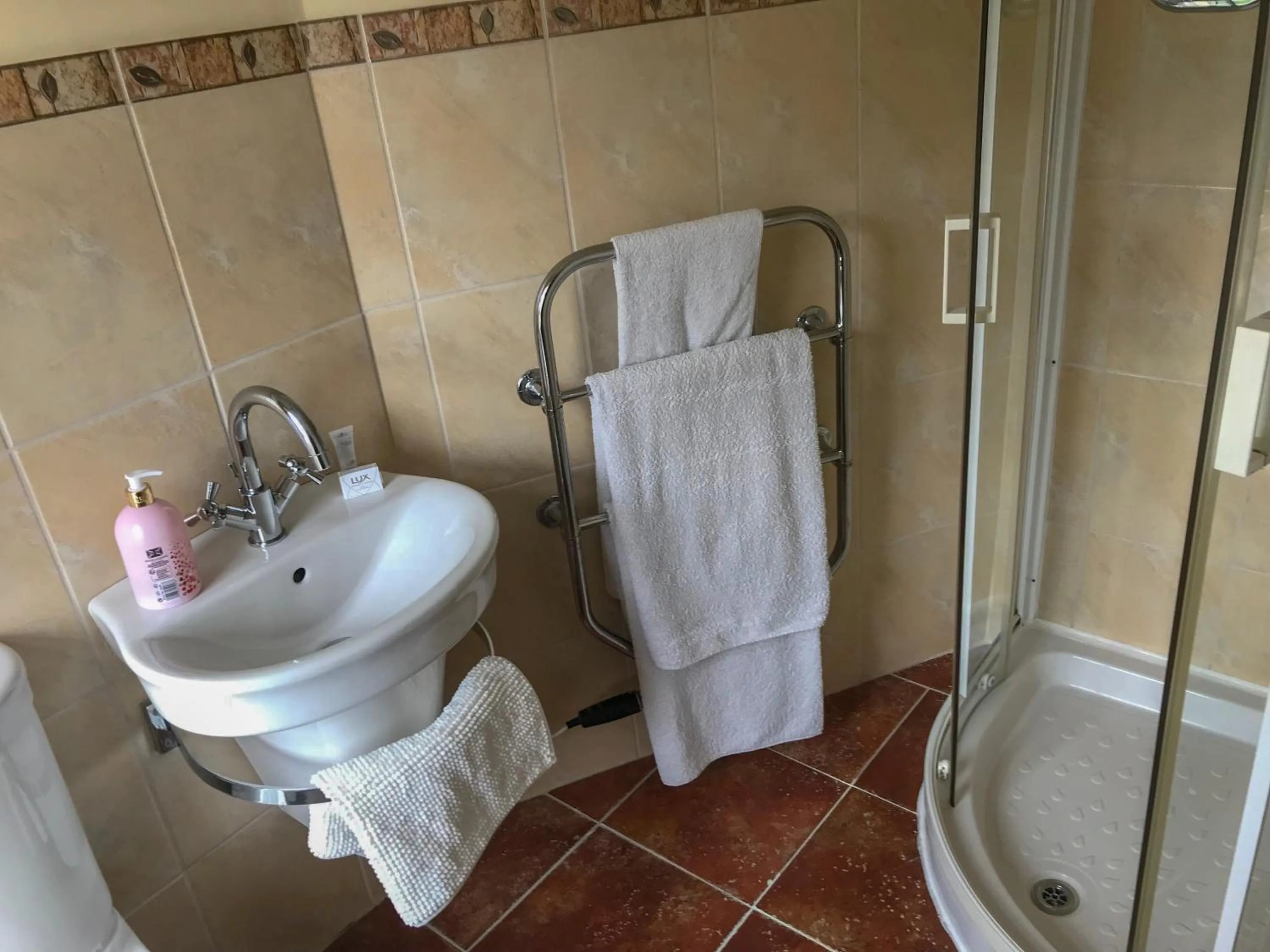 Bathroom in Brambling Fields B&B and Cottages