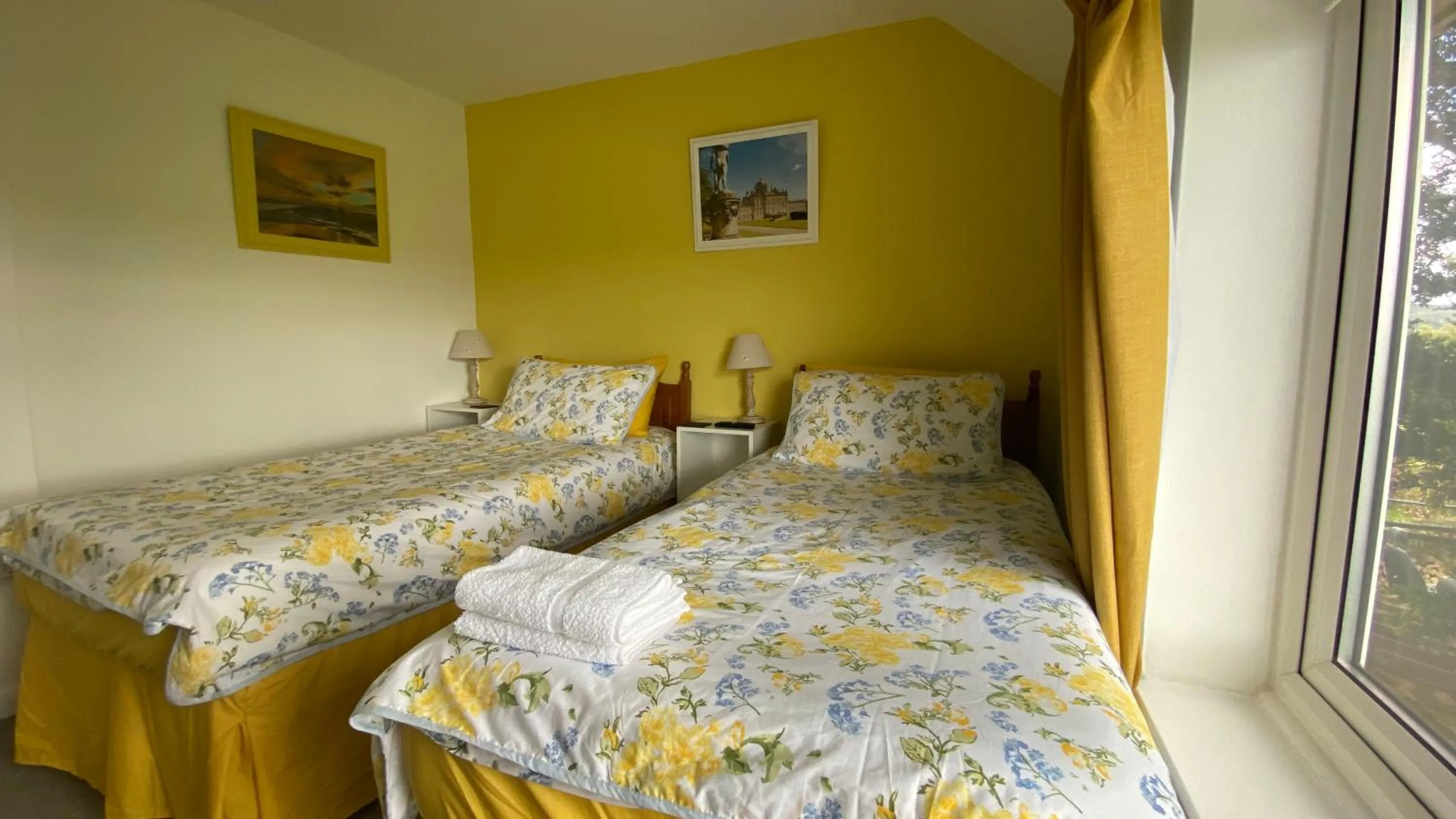 Bed in Brambling Fields B&B and Cottages