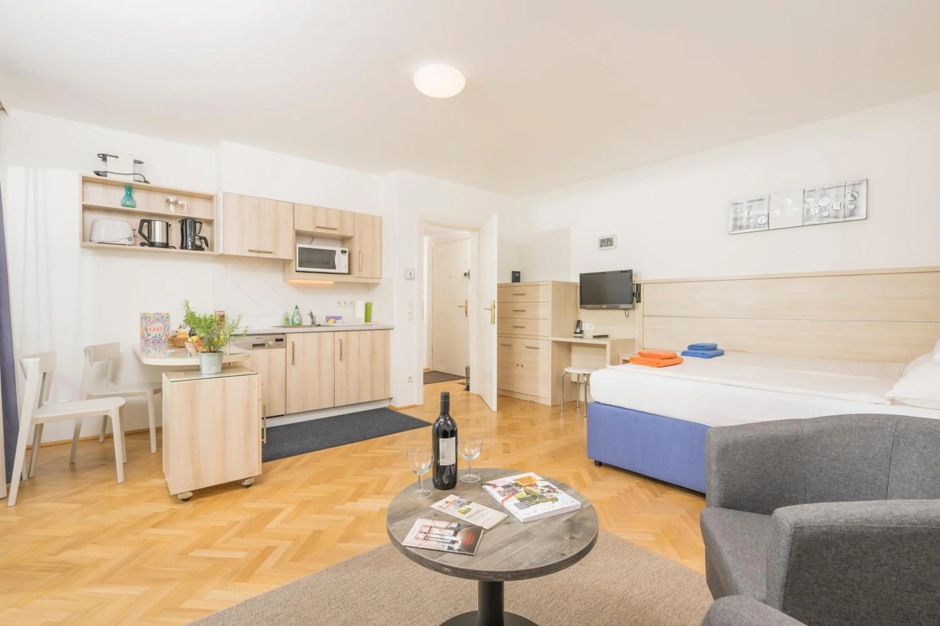 Photo of the whole room, Bed in Appartements Ferchergasse