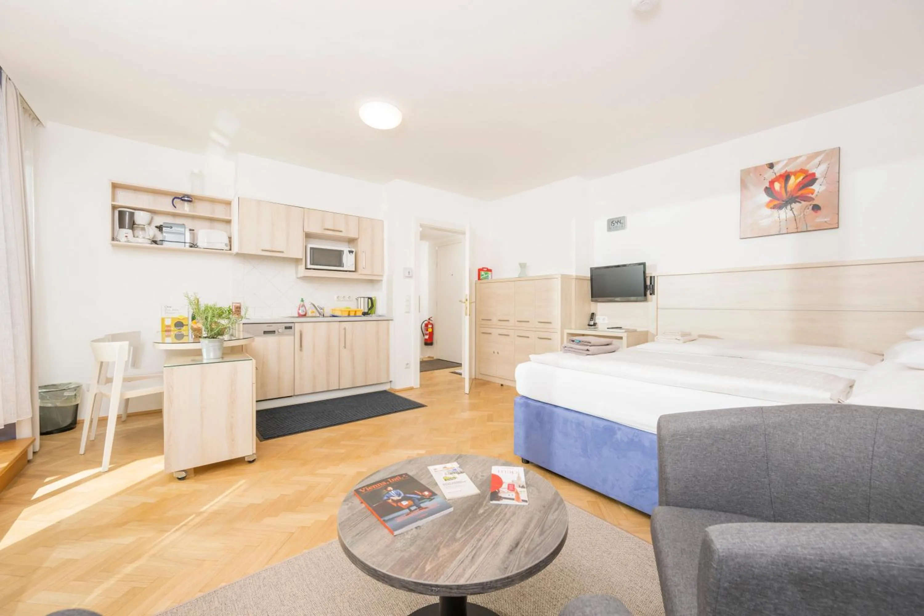 Photo of the whole room, Bed in Appartements Ferchergasse