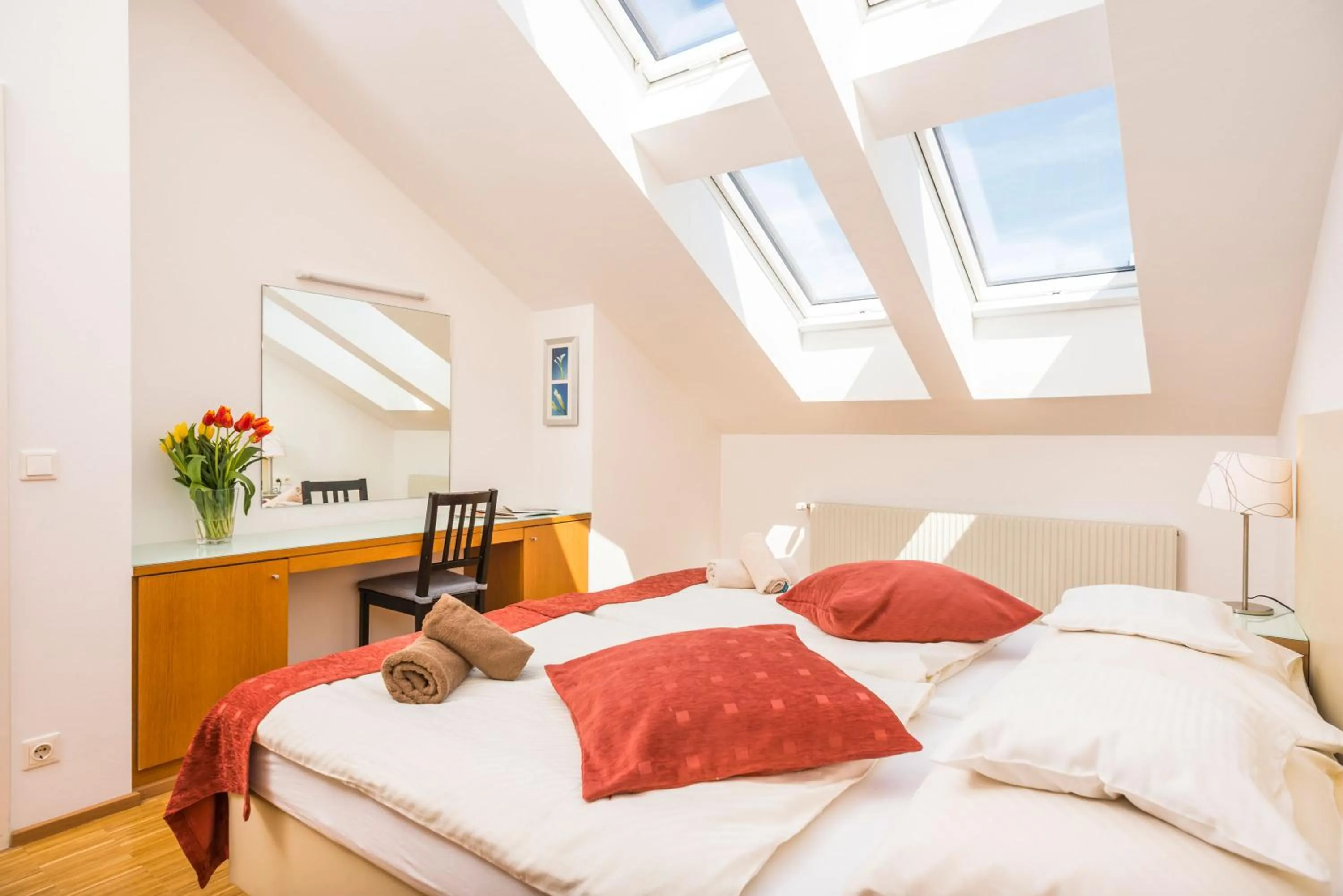 Photo of the whole room, Bed in Appartements Ferchergasse