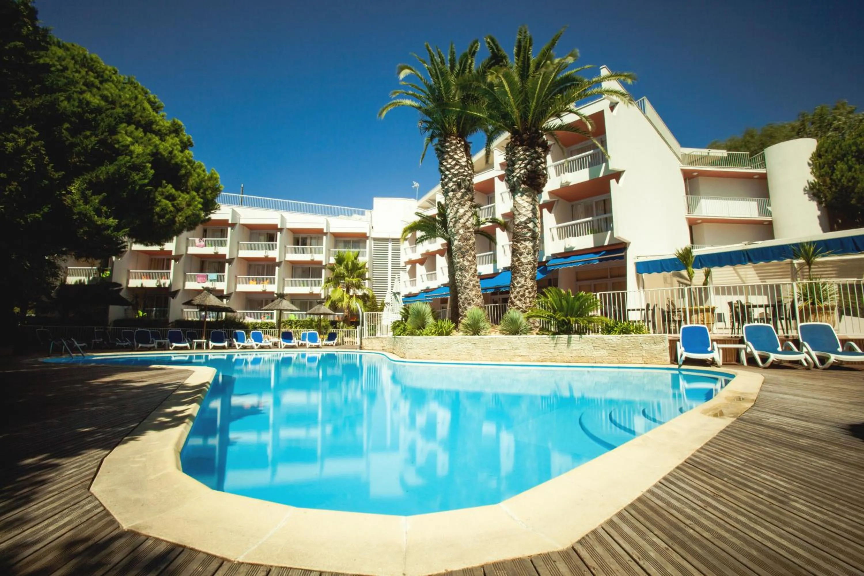Swimming pool in Hotel Le Quetzal