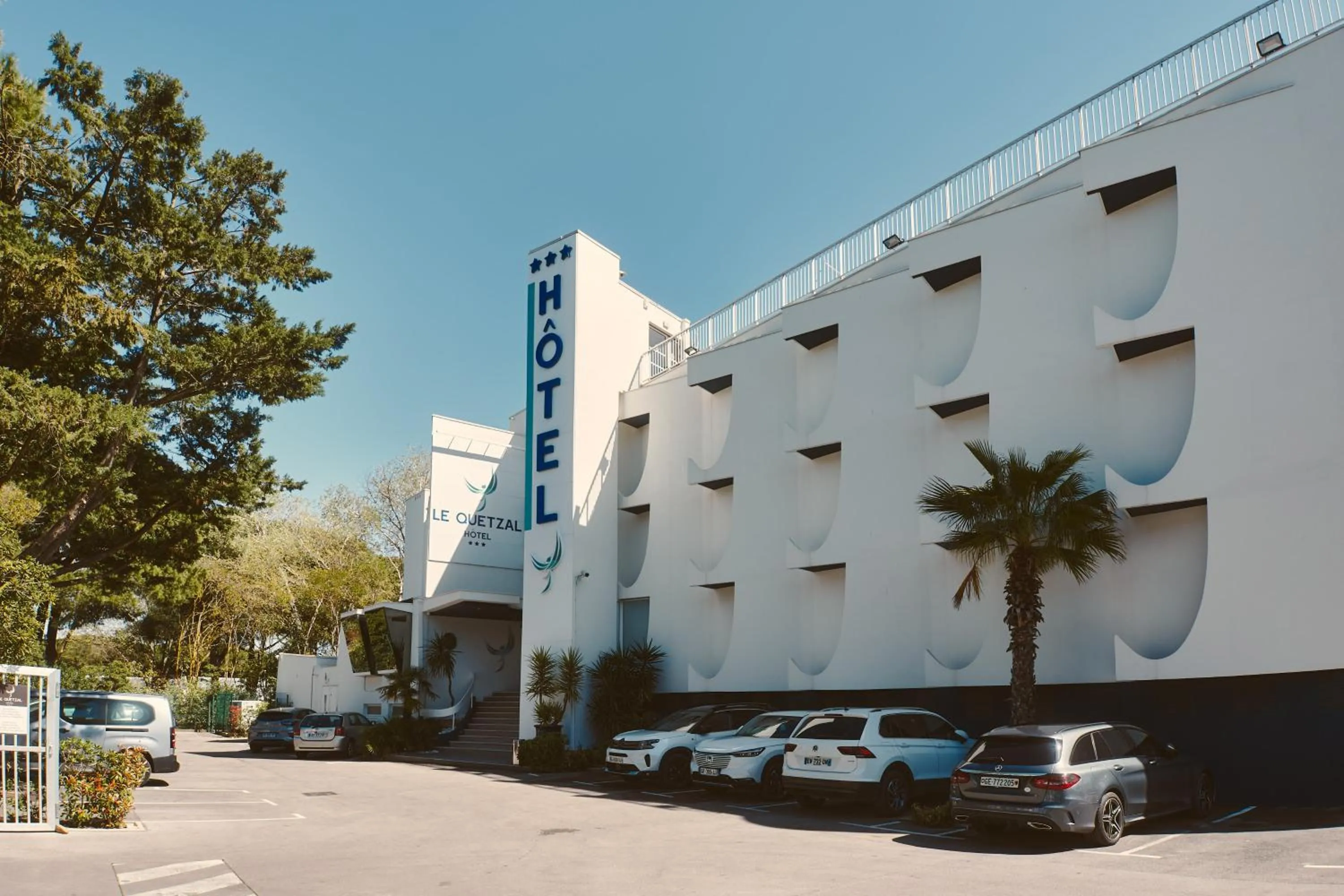 Property building in Hotel Le Quetzal