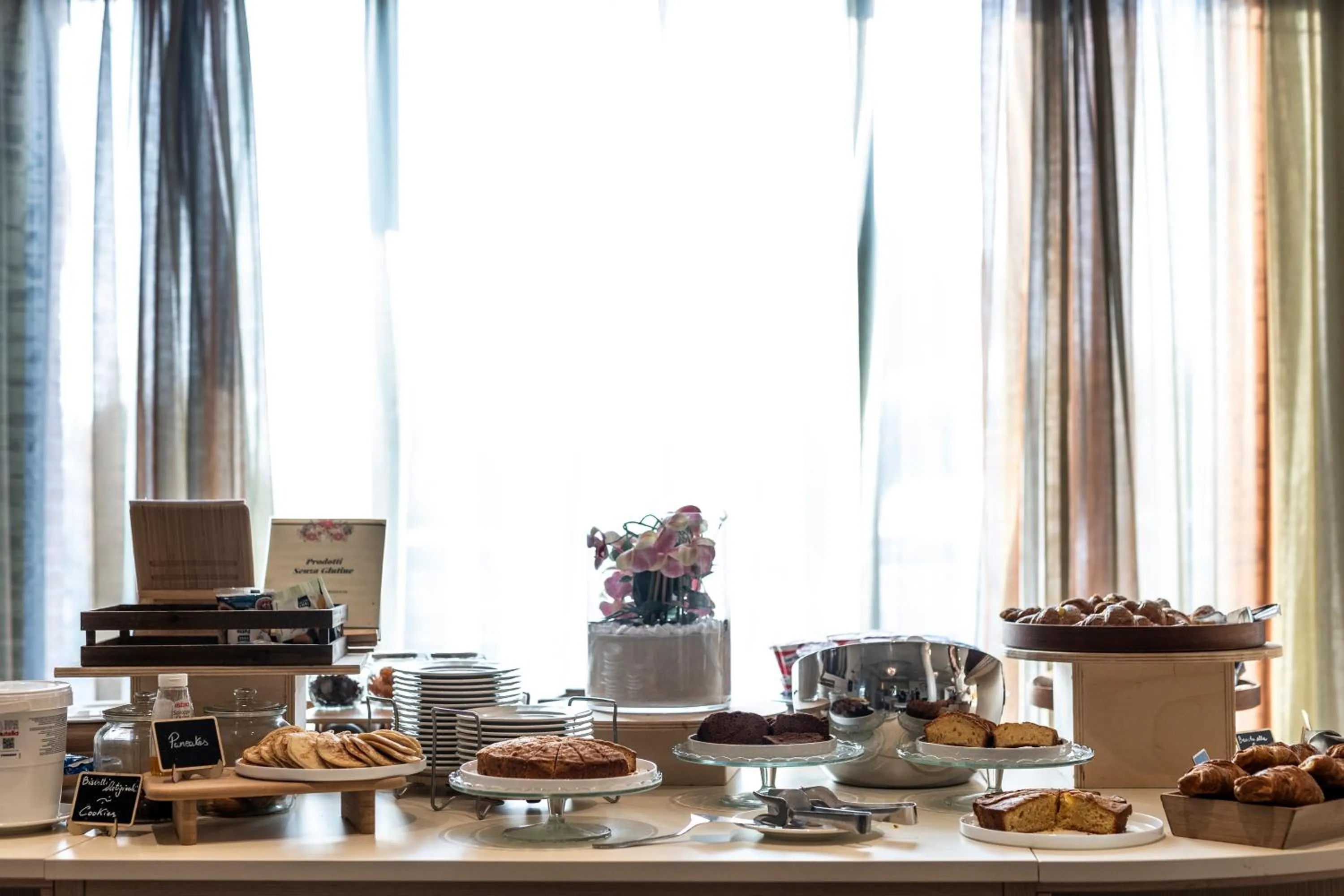 Breakfast in Grand Hotel Forlì