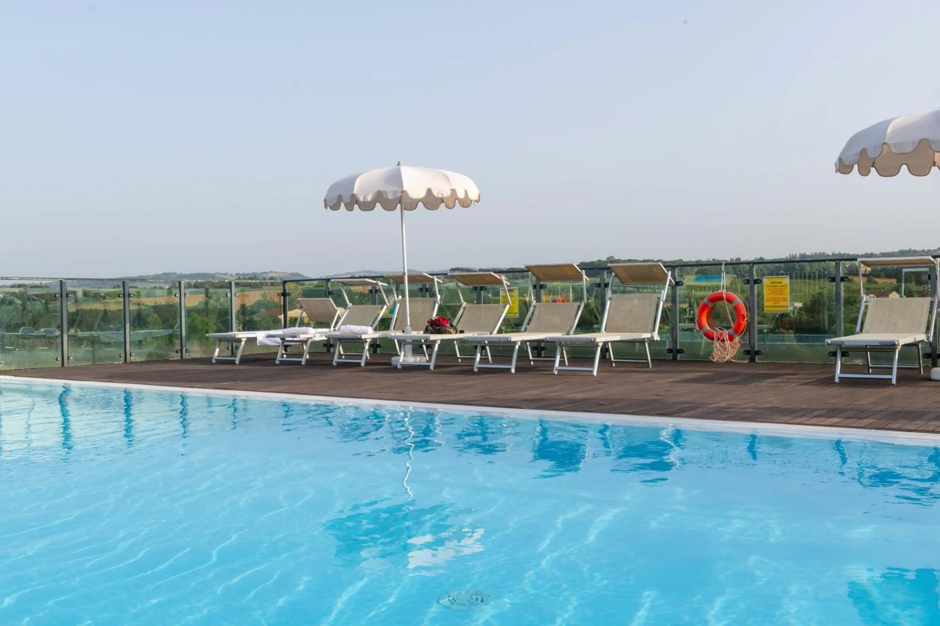 Swimming pool in Grand Hotel Forlì