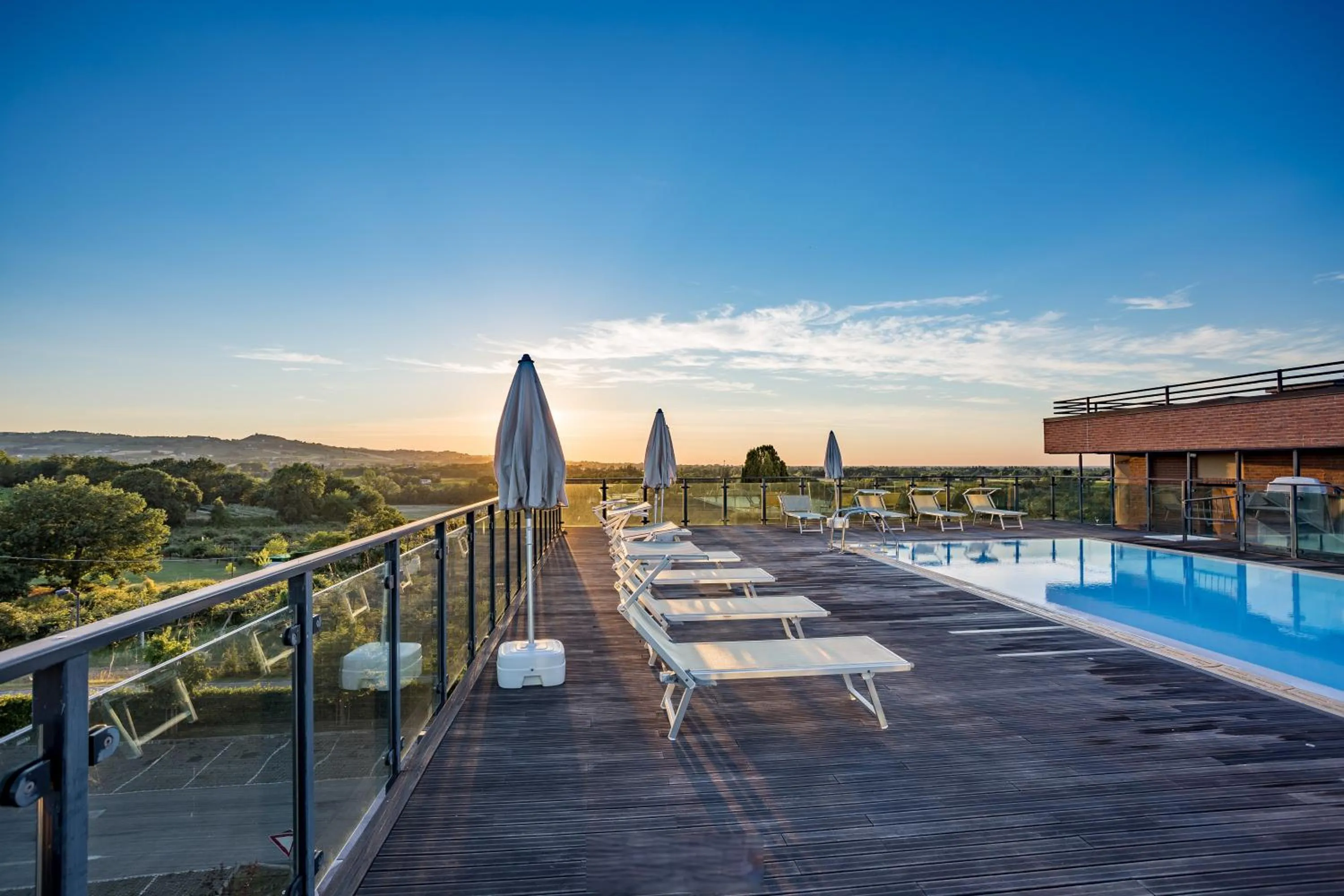 Swimming pool in Grand Hotel Forlì