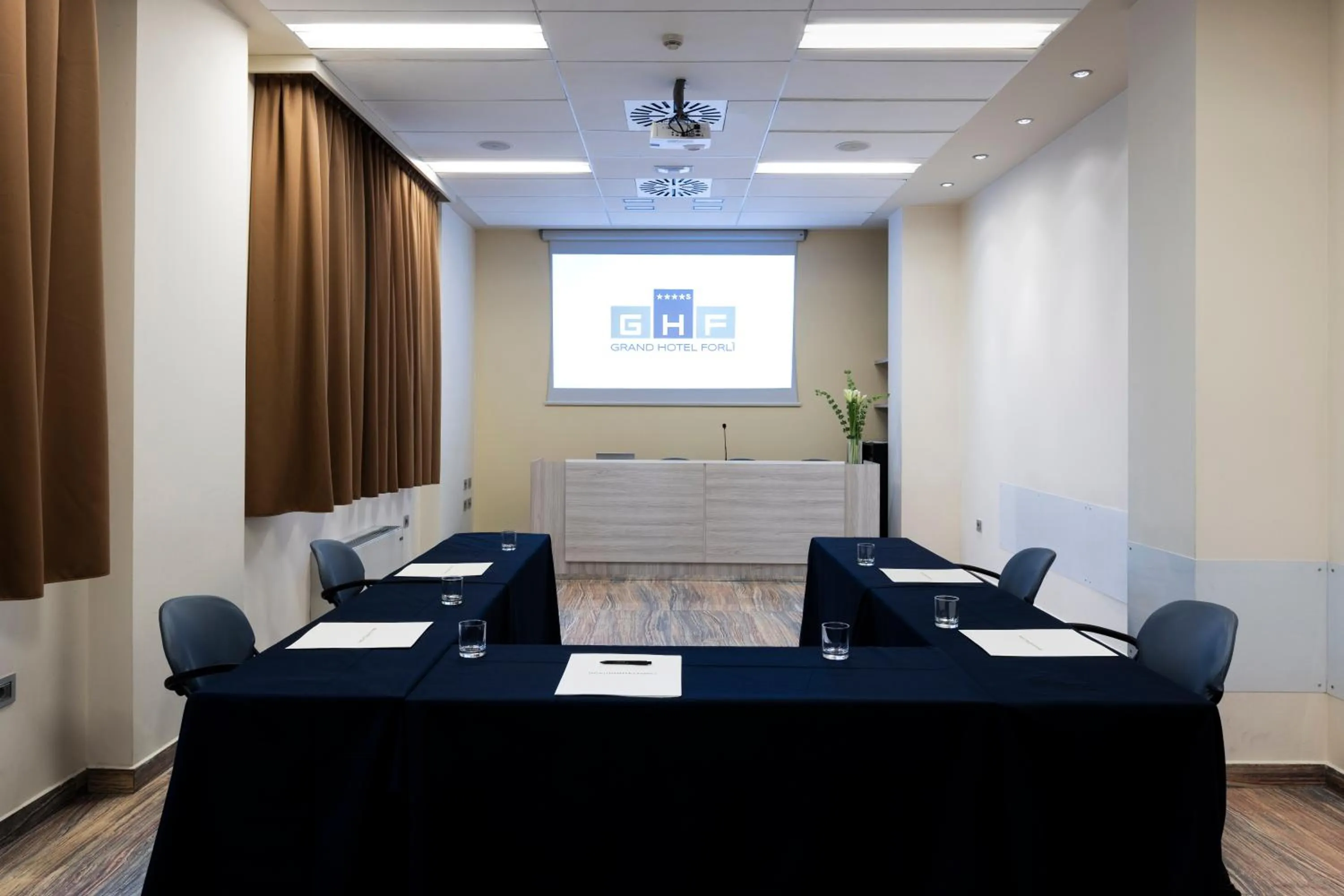 Meeting/conference room in Grand Hotel Forlì