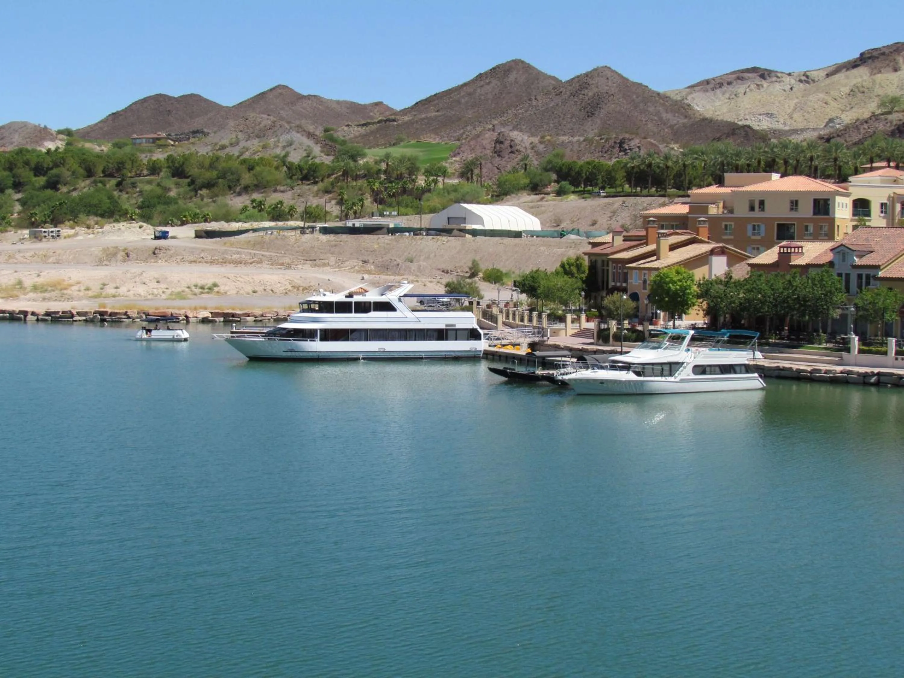 Property building in Hilton Lake Las Vegas Resort & Spa