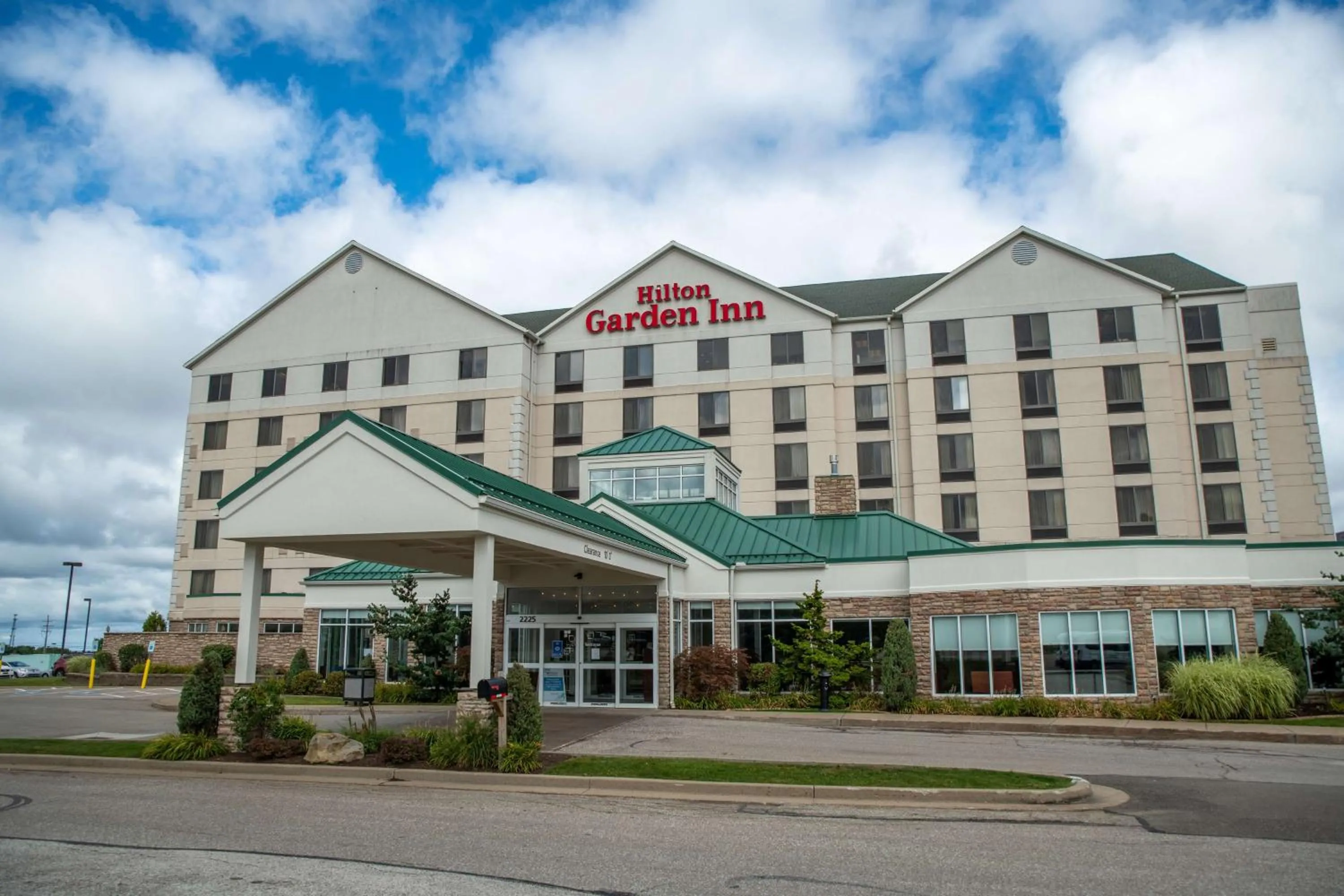 Property building in Hilton Garden Inn Erie