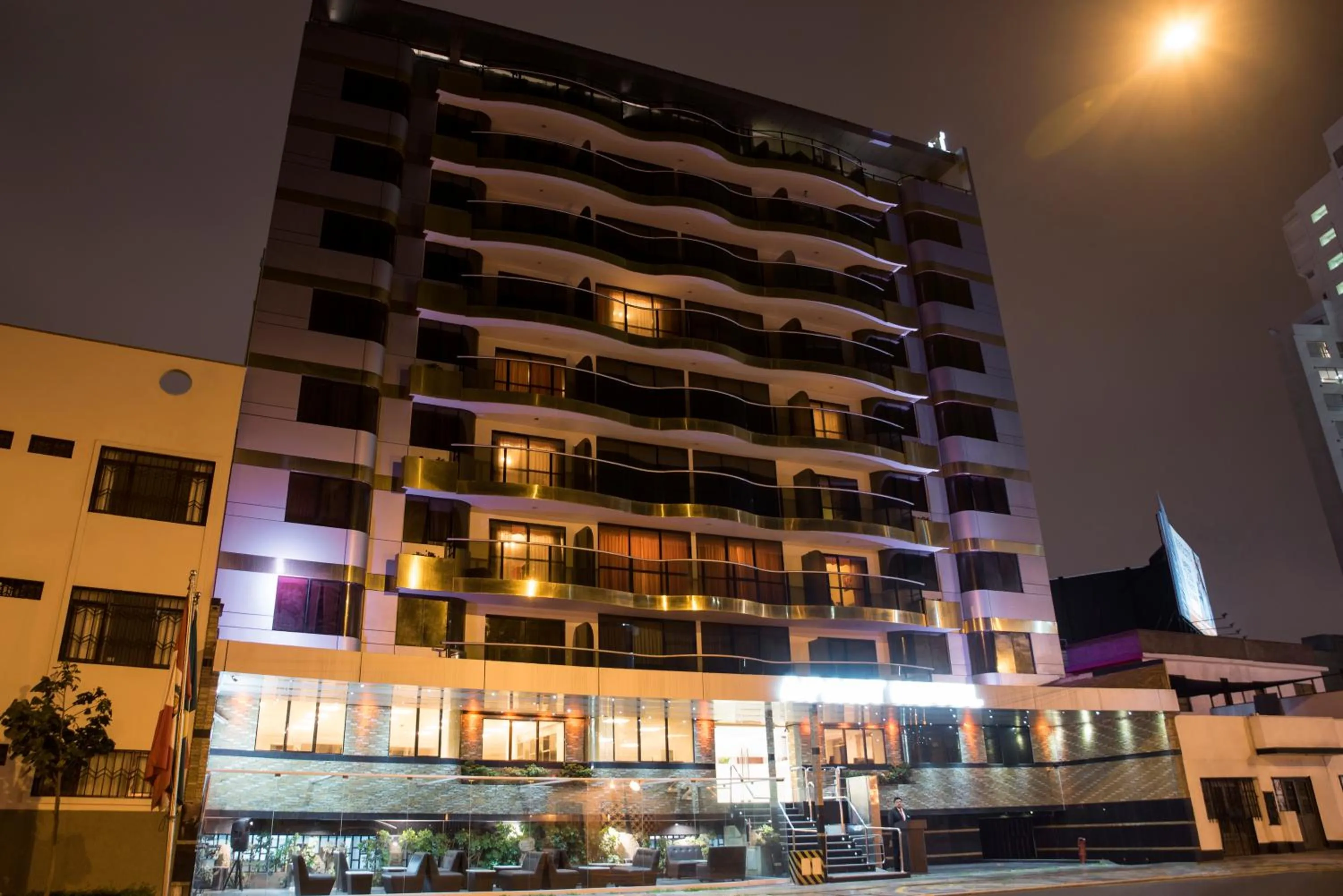 Property building in Inkari Apart Hotel