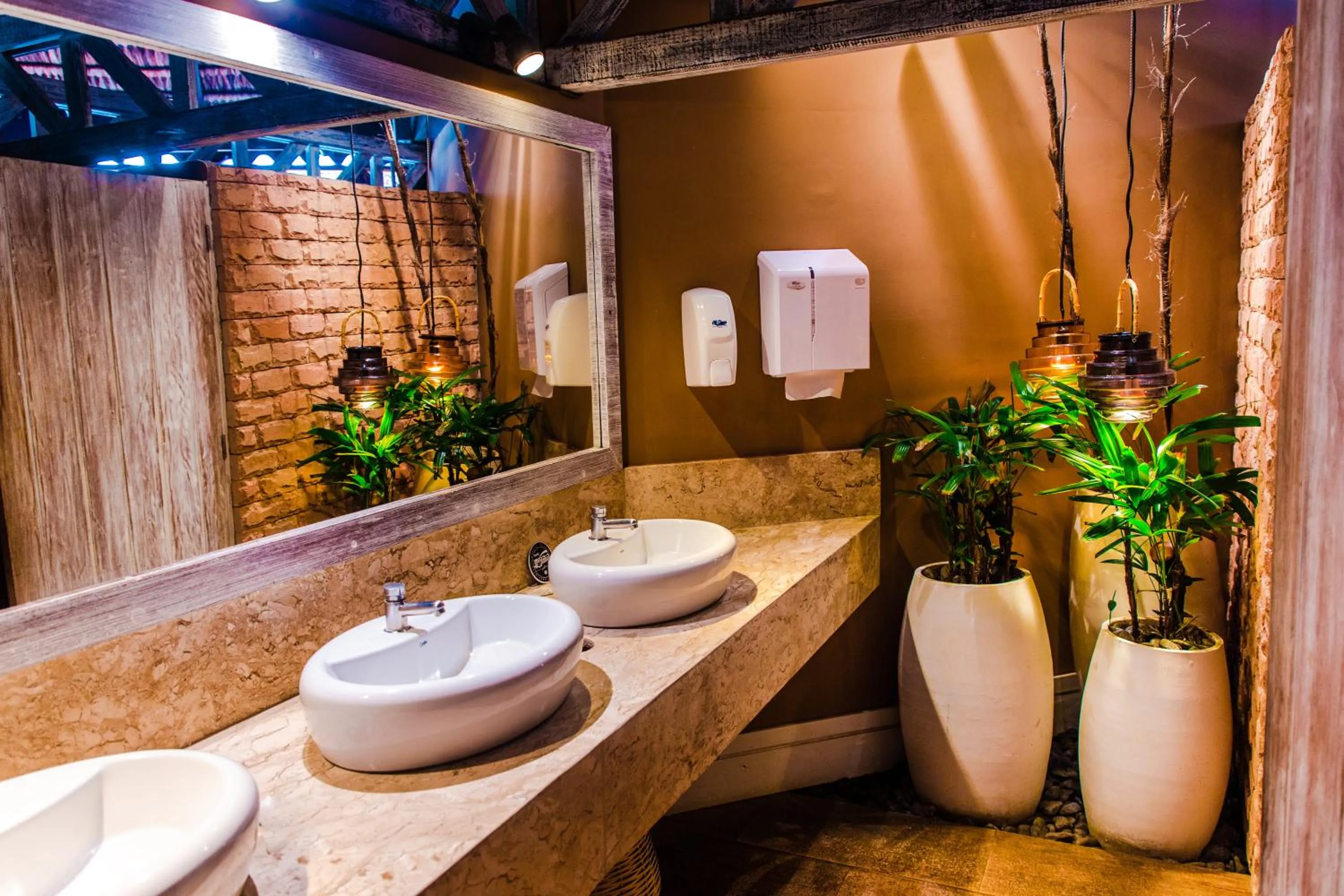 Bathroom in Jardim Atlântico Beach Resort