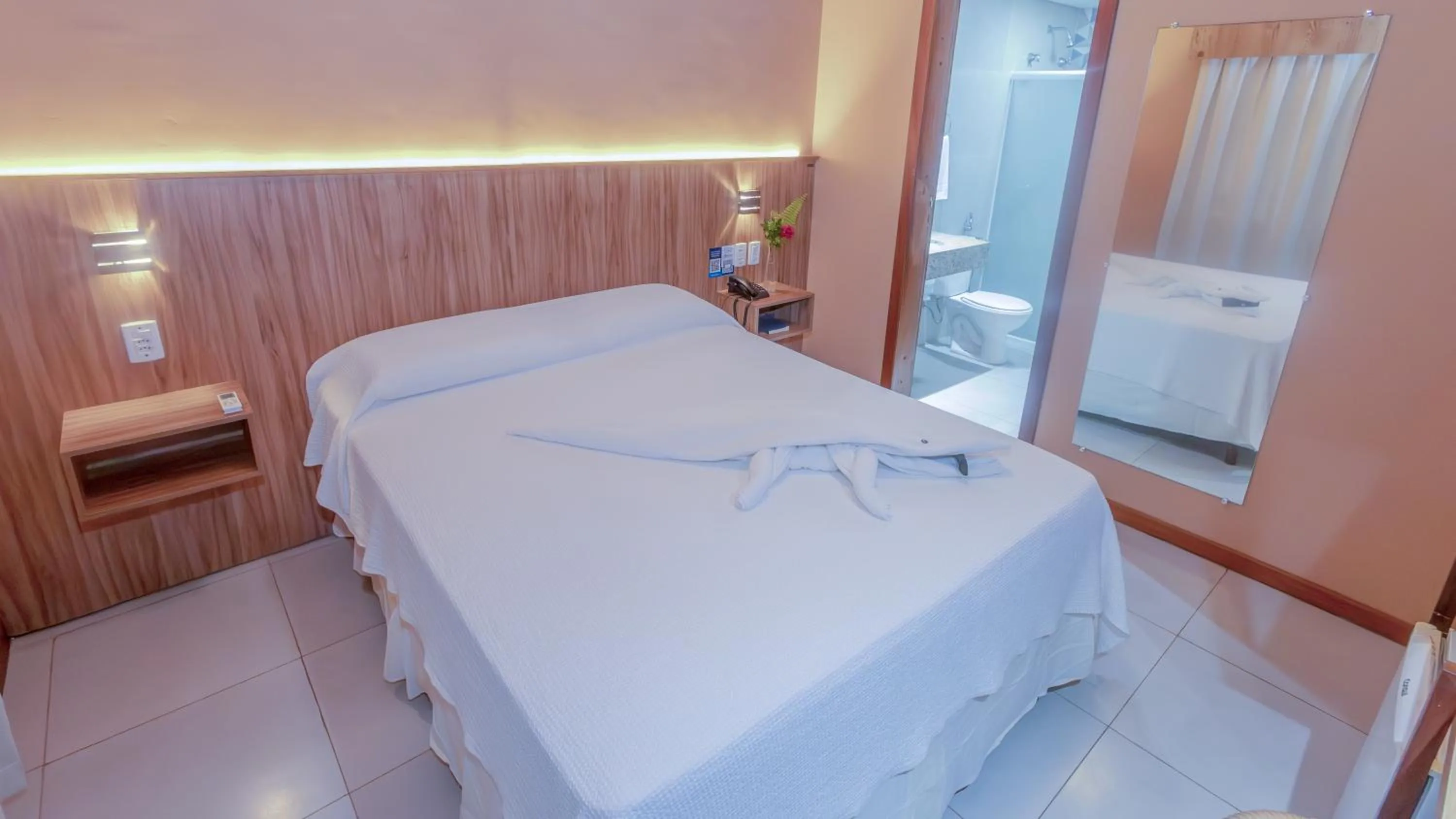 Photo of the whole room, Bed in Jardim Atlântico Beach Resort