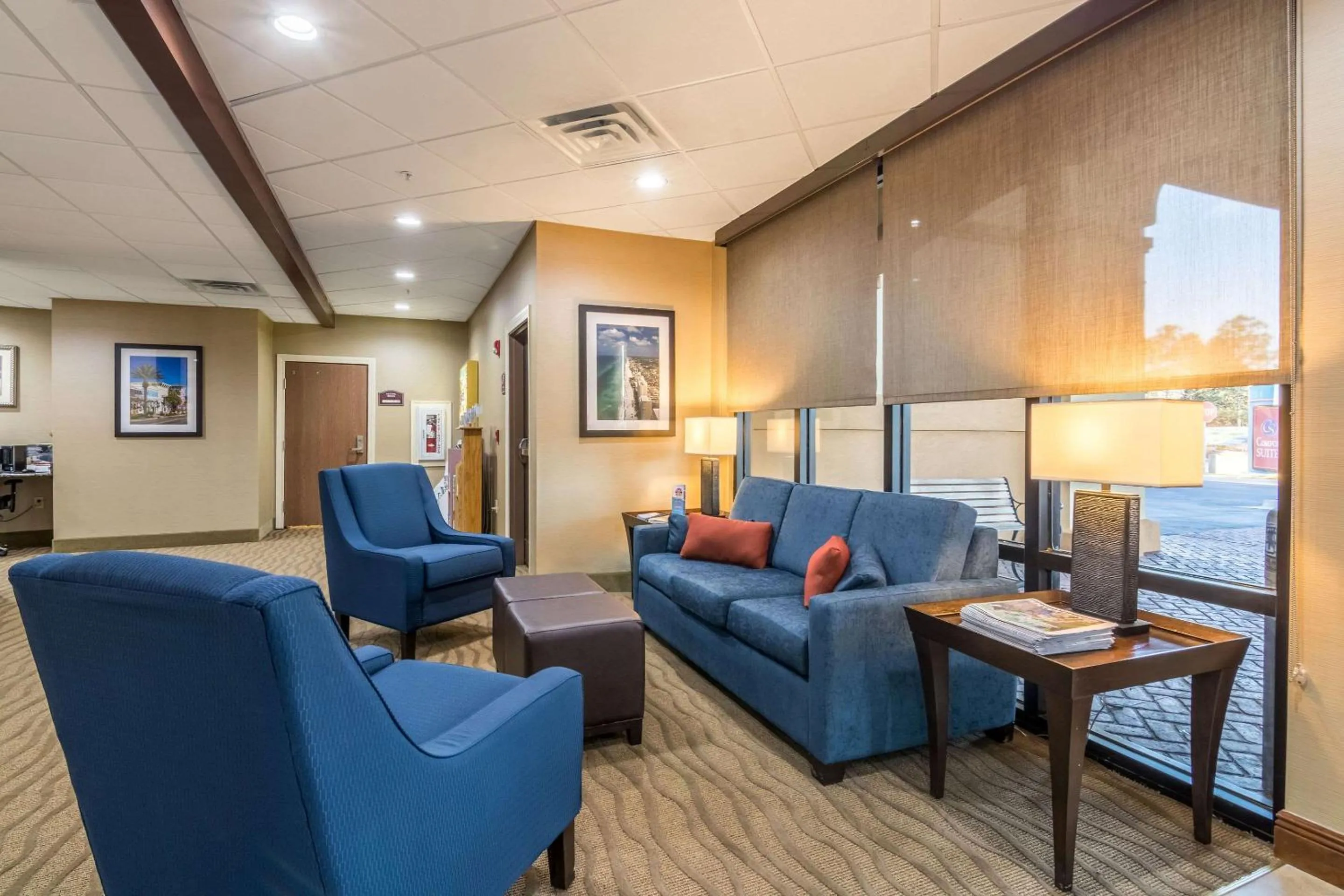 Lobby or reception in Comfort Suites