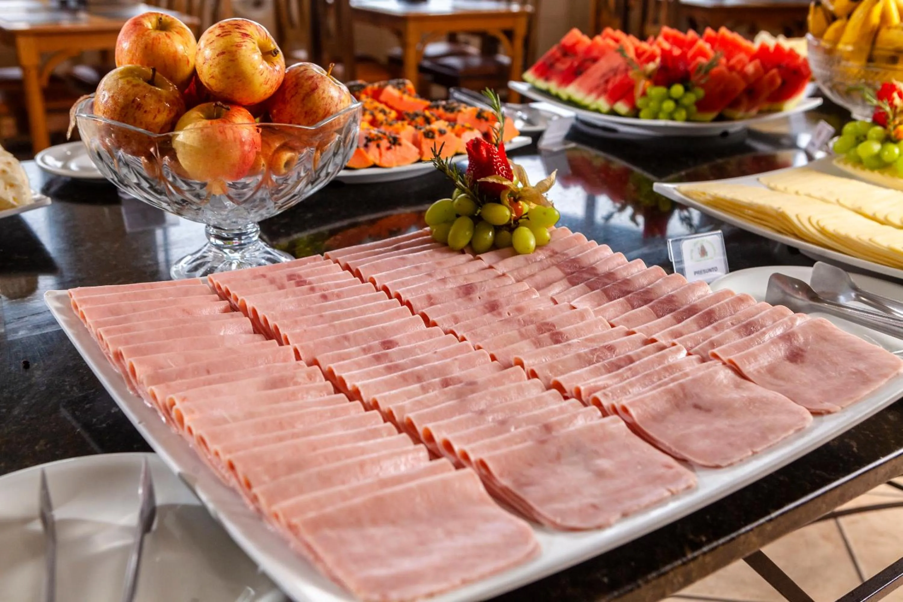 Buffet breakfast in Hotel Leão da Montanha