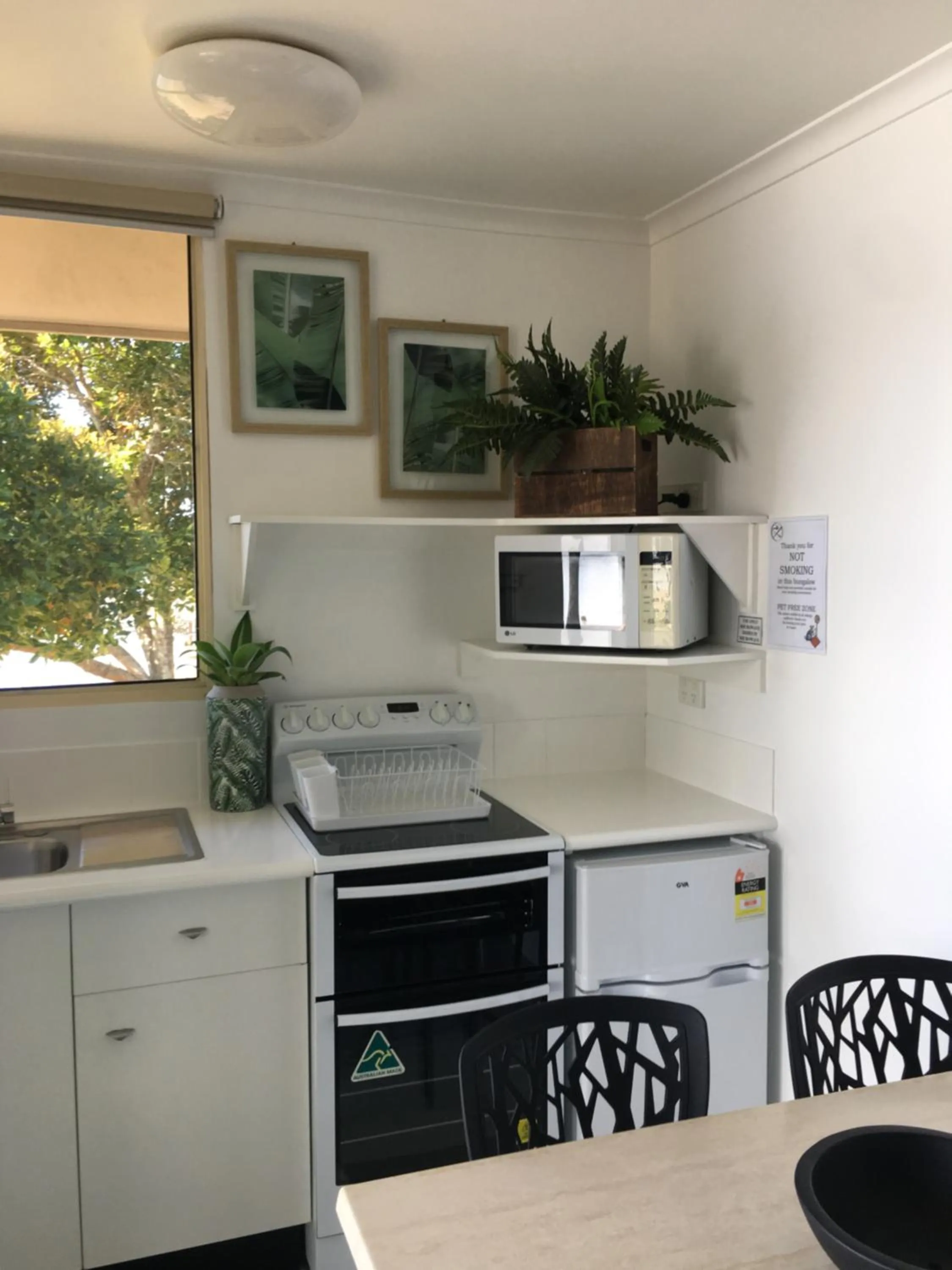 Kitchen or kitchenette in Maroochy River Bungalows