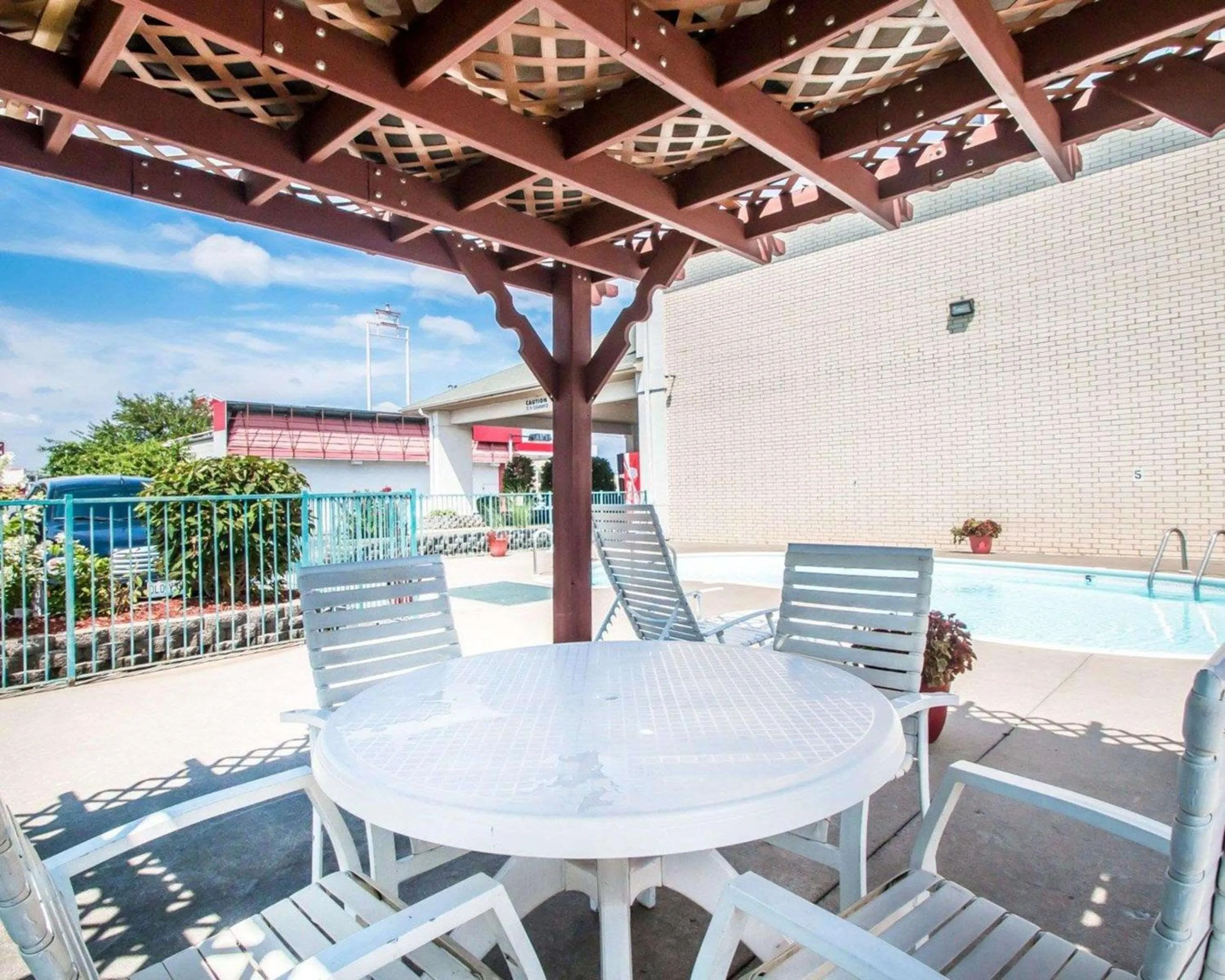 On site in Econo Lodge Springfield I-44