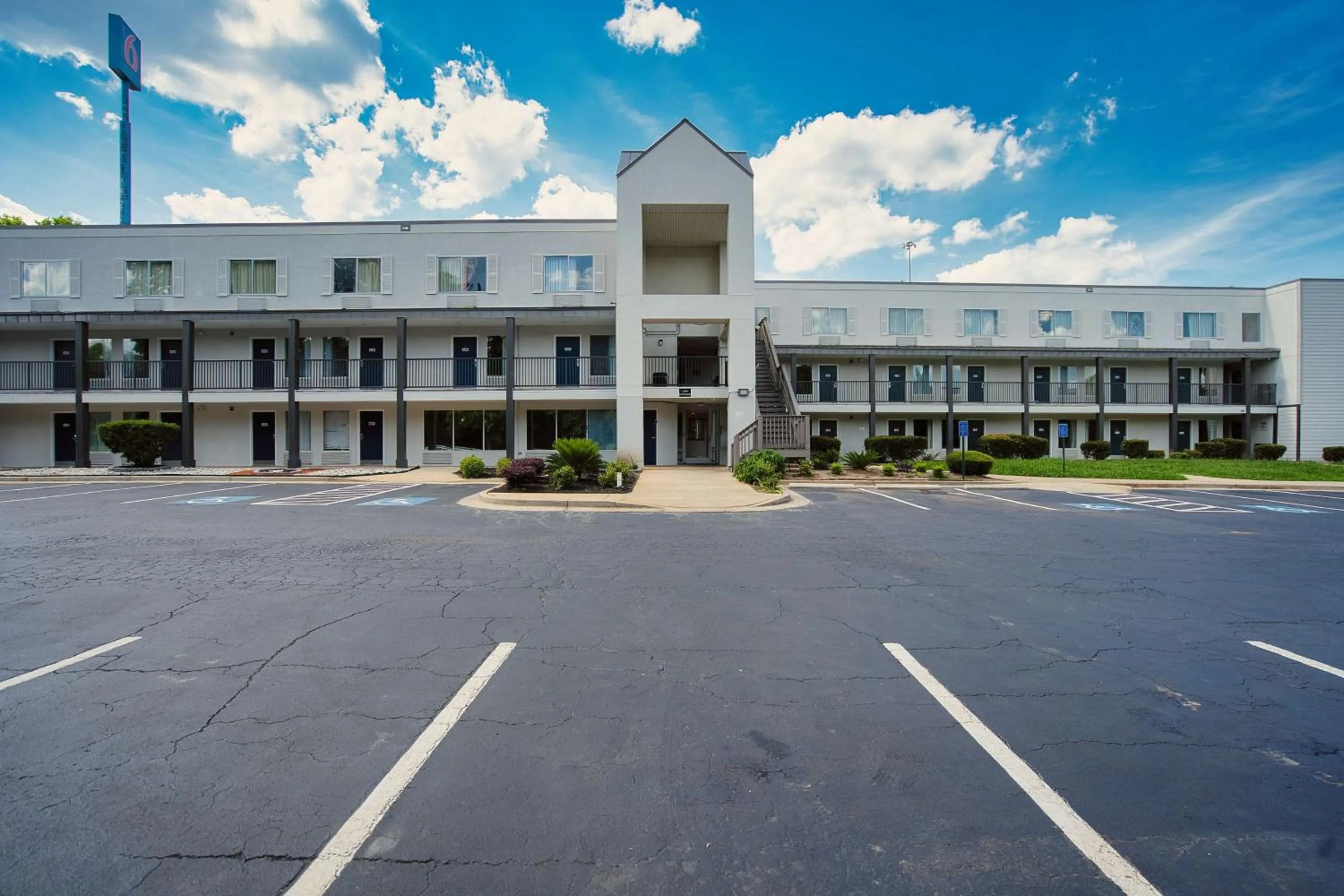 Property building in Motel 6 - Augusta, GA