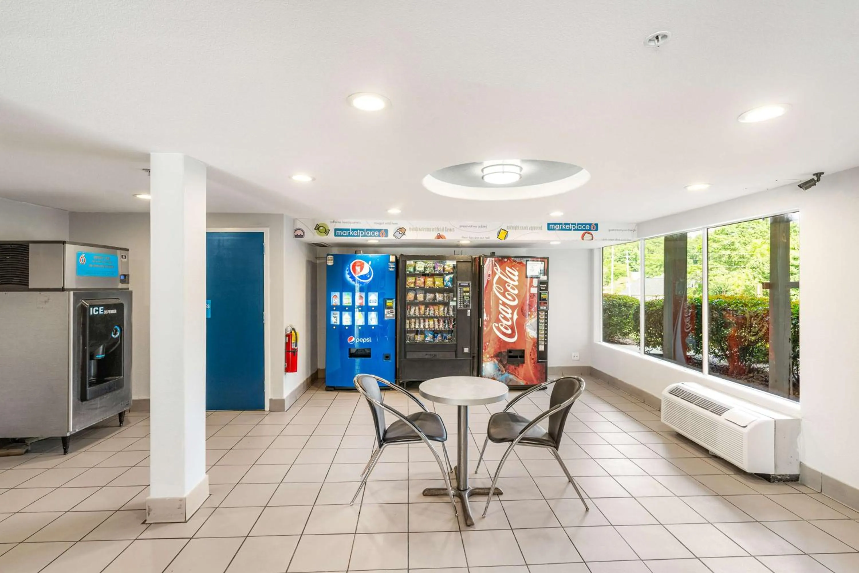 Property building in Motel 6 - Augusta, GA