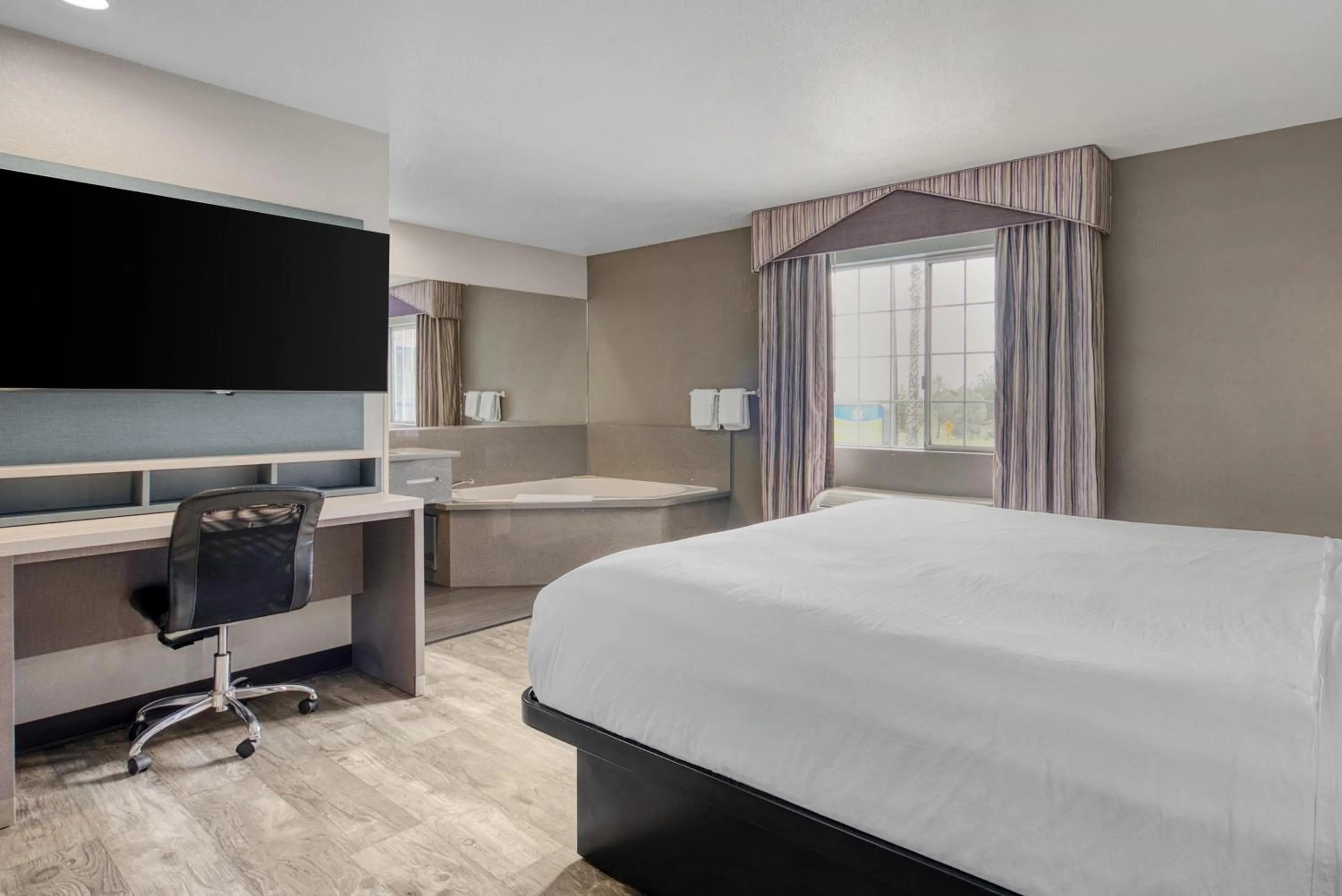 Bedroom, Bed in SureStay Hotel by Best Western Ukiah