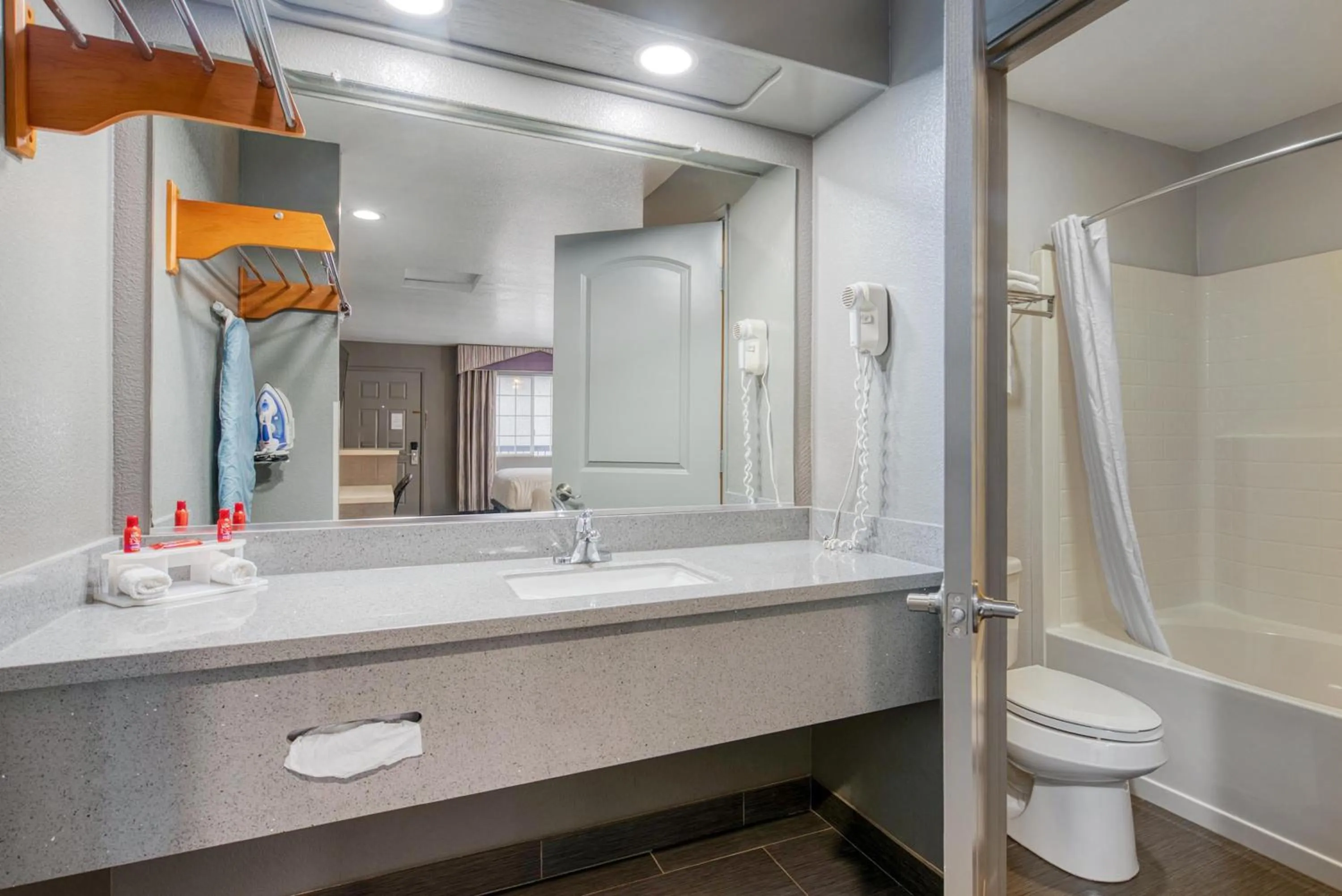 Bathroom in SureStay Hotel by Best Western Ukiah