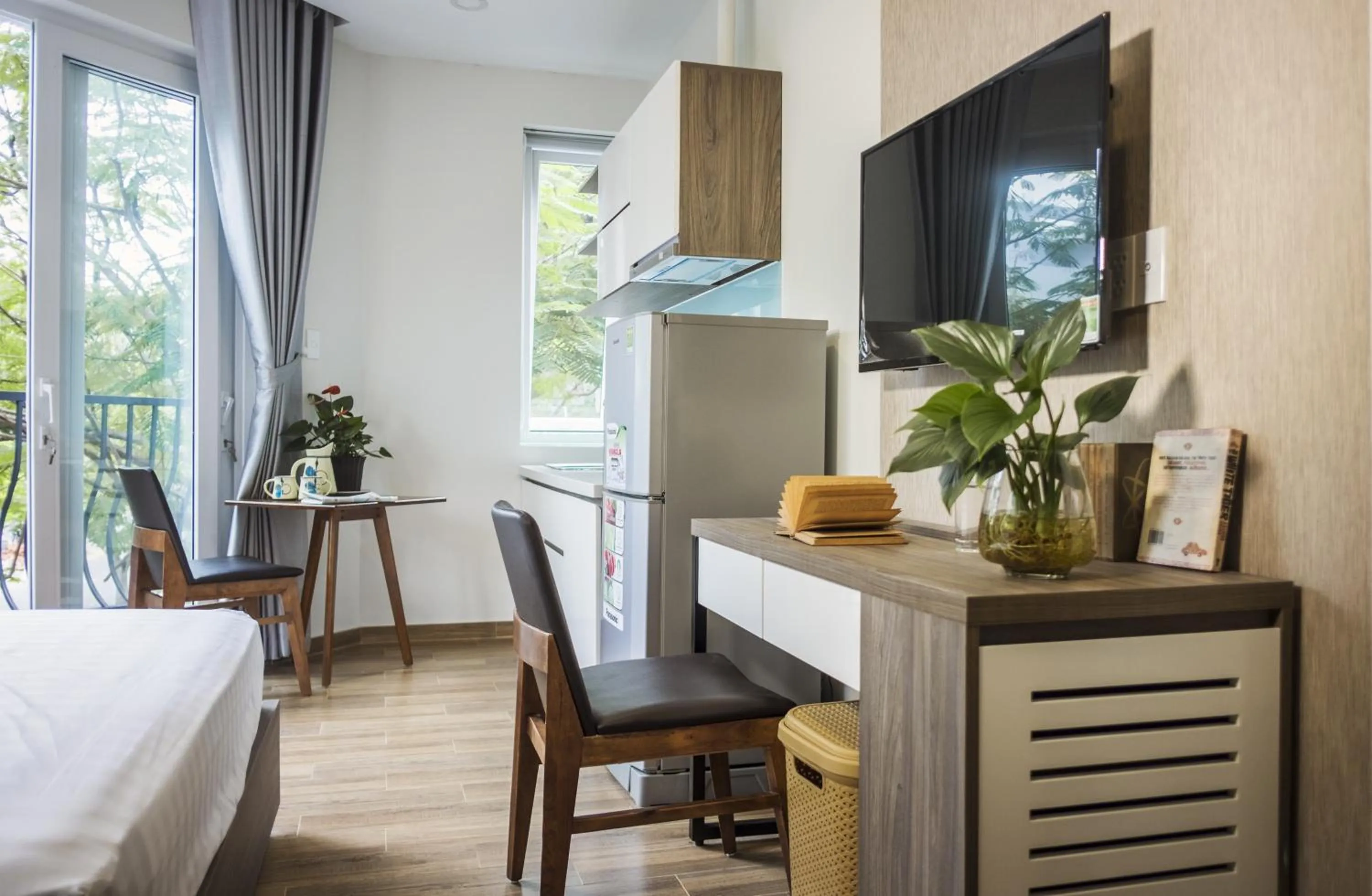 Seating area, Bed in Spring Light Home