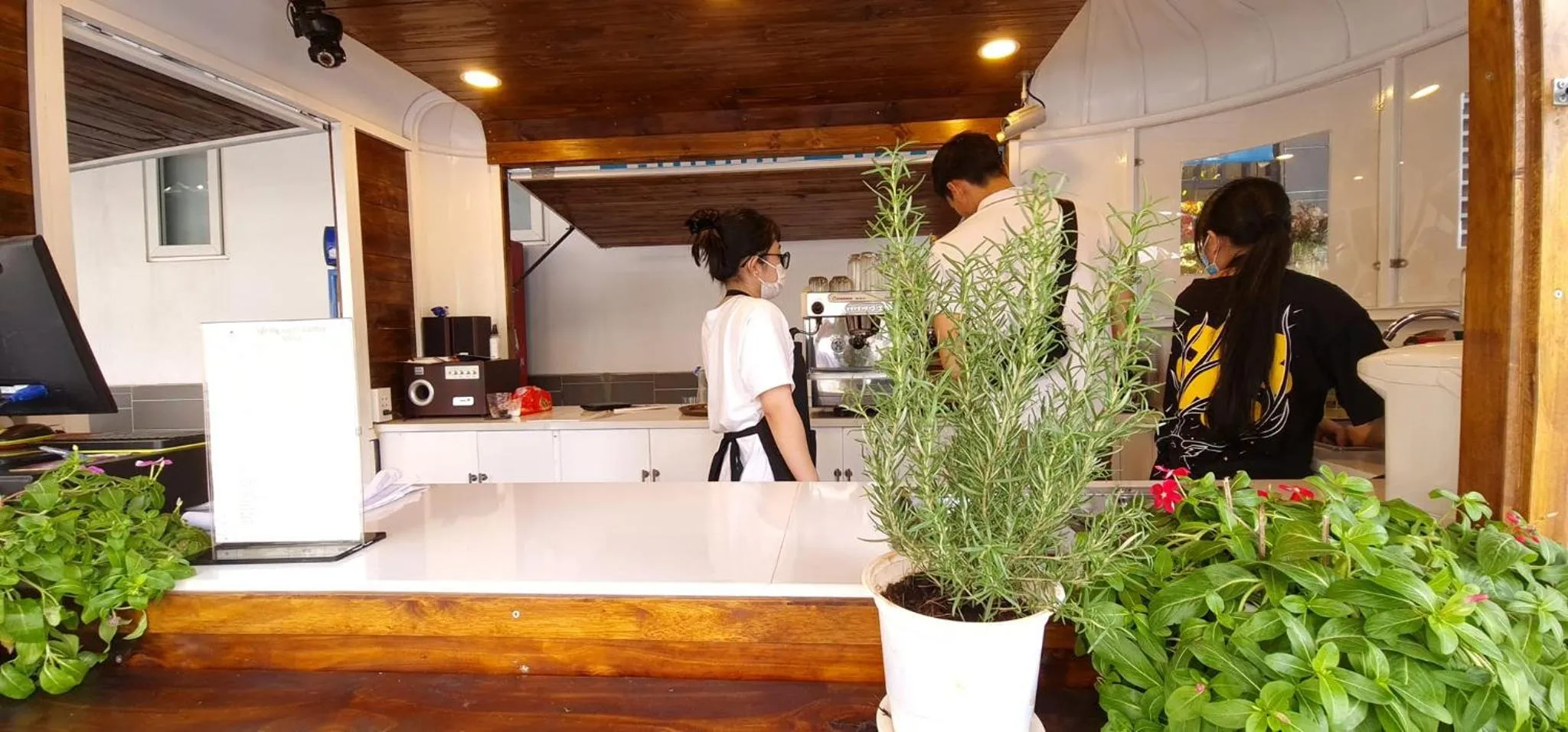 Restaurant/places to eat in Spring Light Home