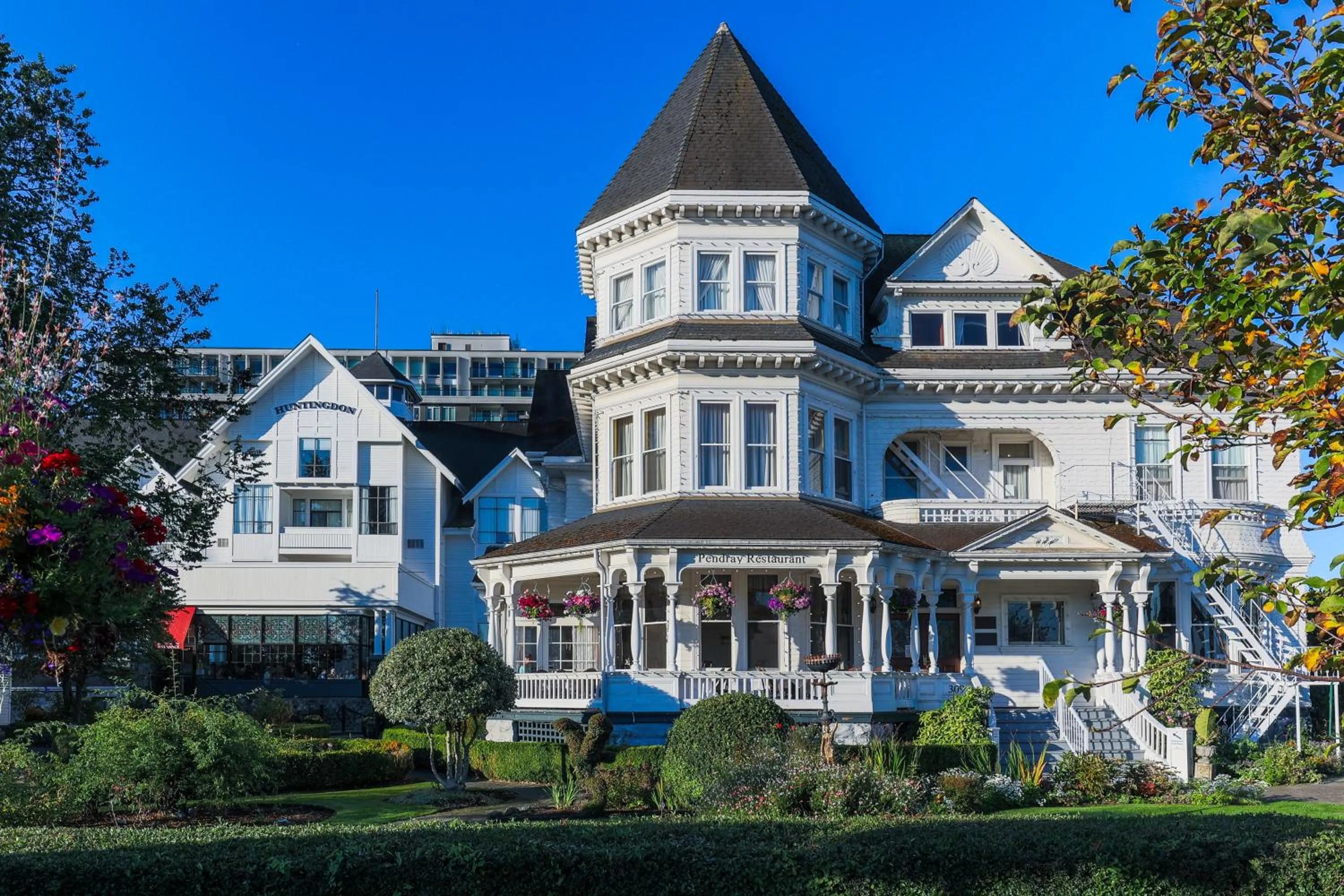 Property building in Pendray Inn and Tea House