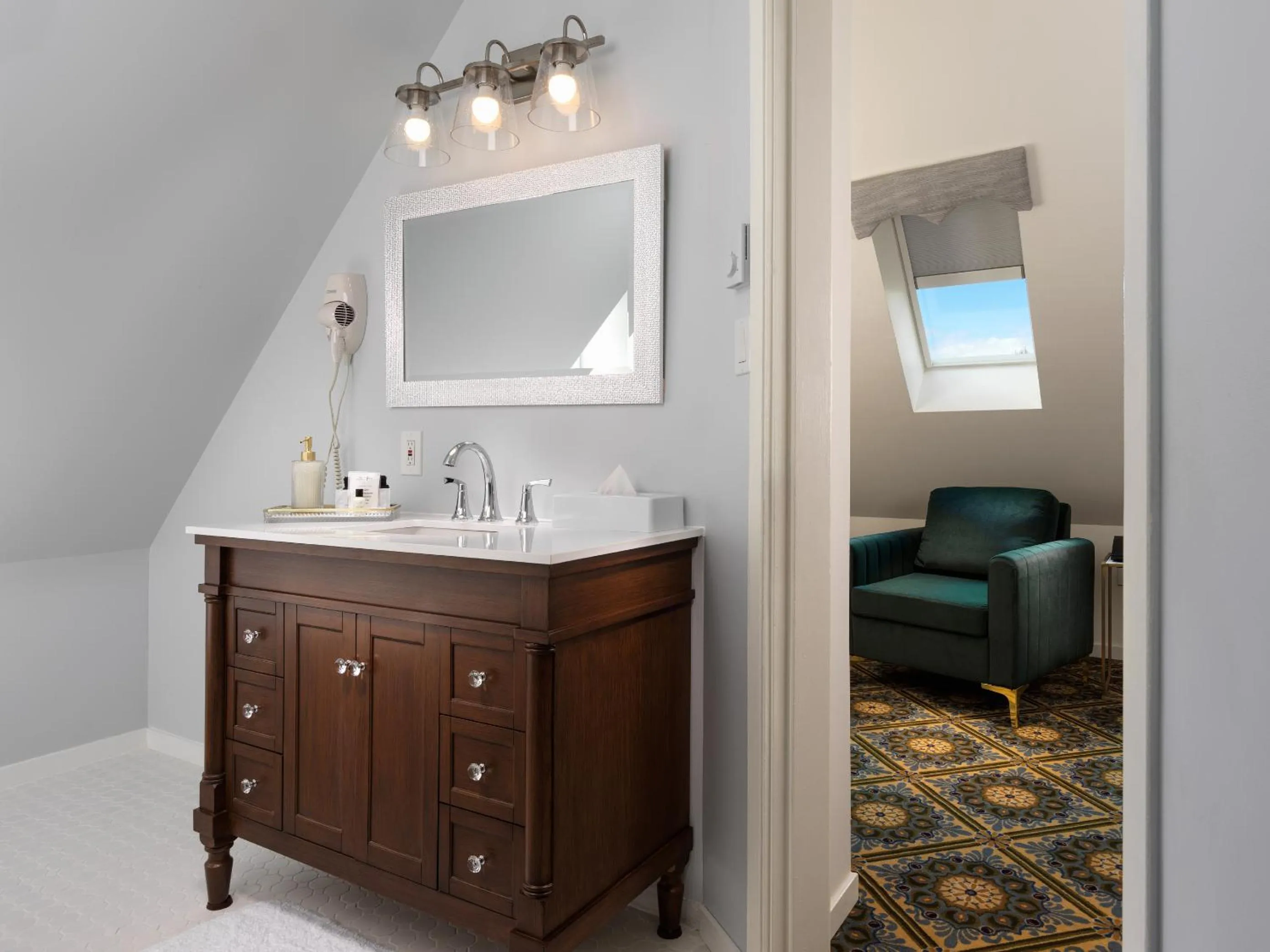 Bathroom in Pendray Inn and Tea House