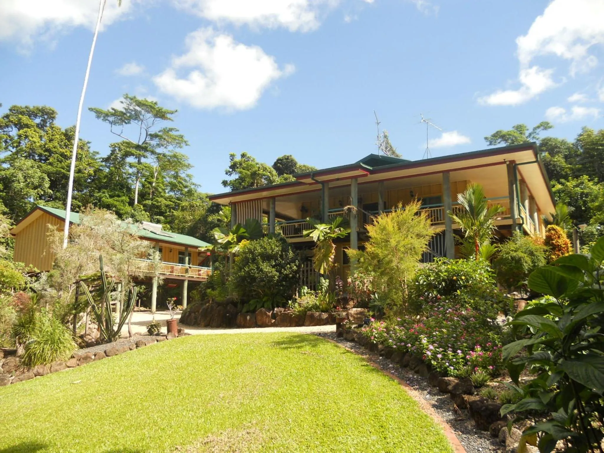 Property building in Licuala Lodge