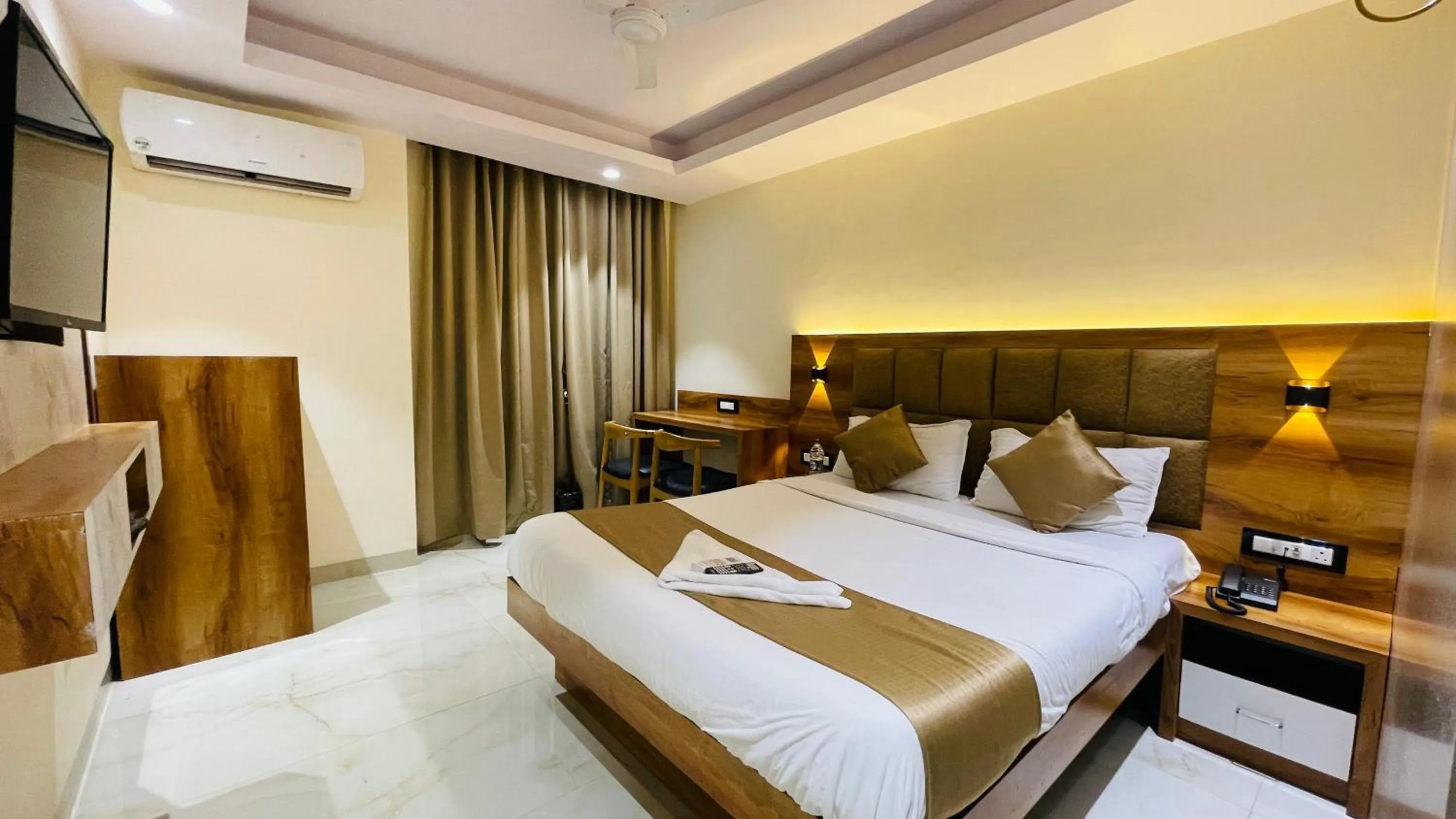 Bed in Hotel Arma Residency