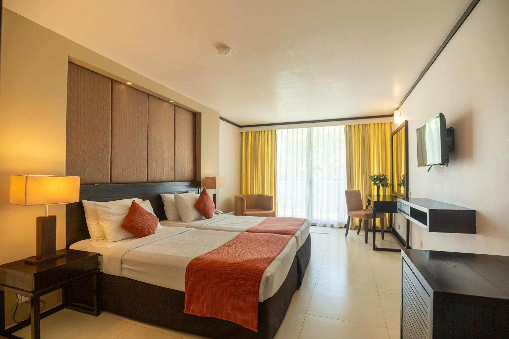 Photo of the whole room, Bed in Pegasus Reef - A Beach Resort in Colombo