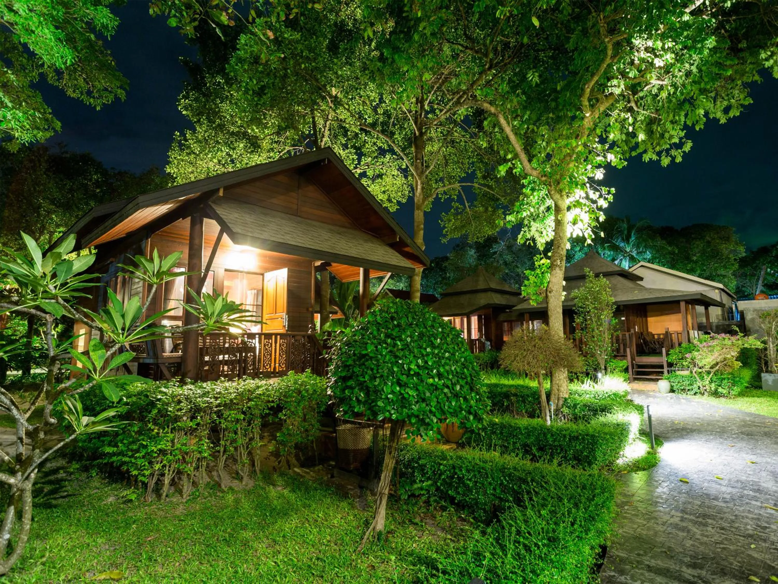 Property building in Samed Grandview Resort