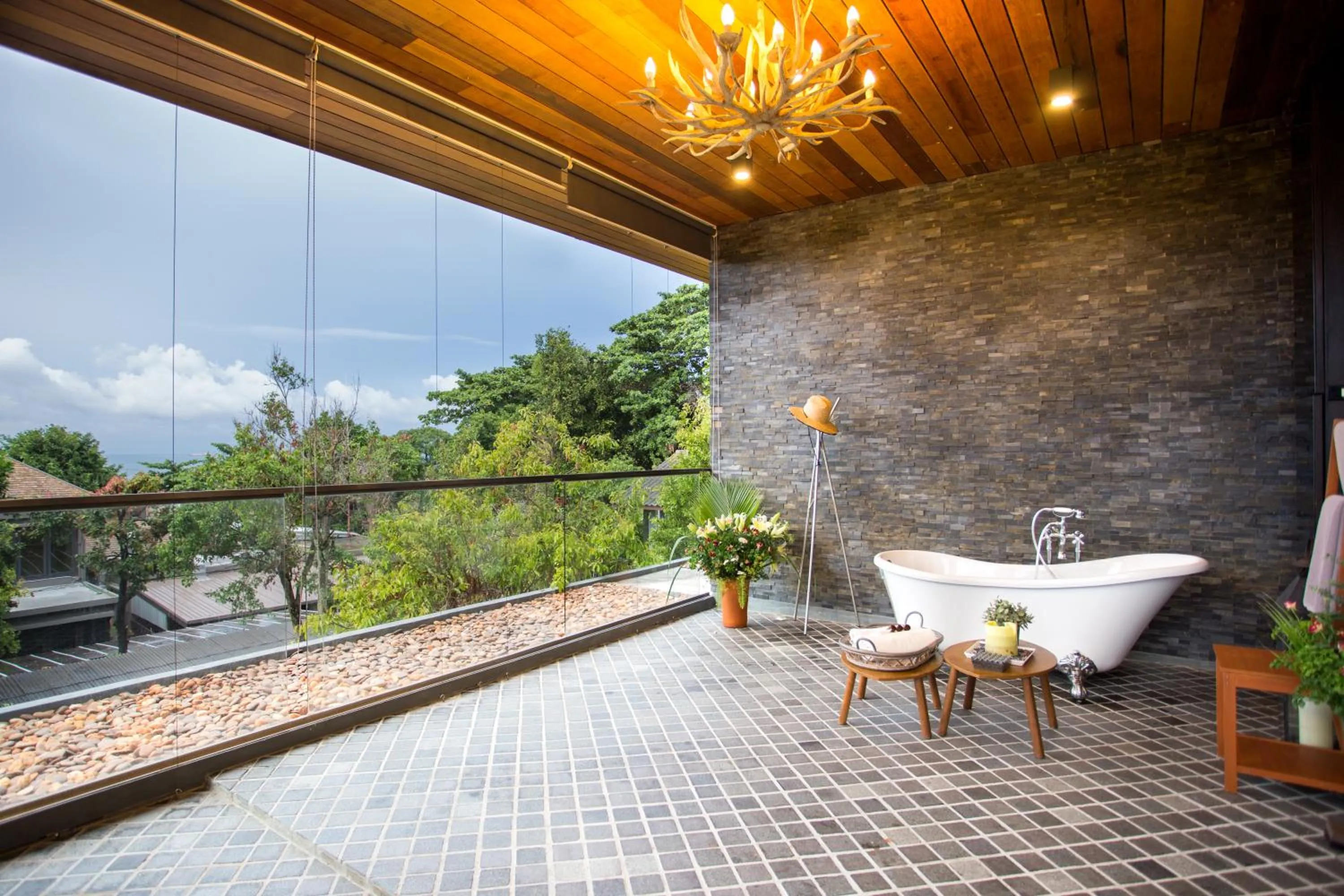 Toilet in Samed Grandview Resort