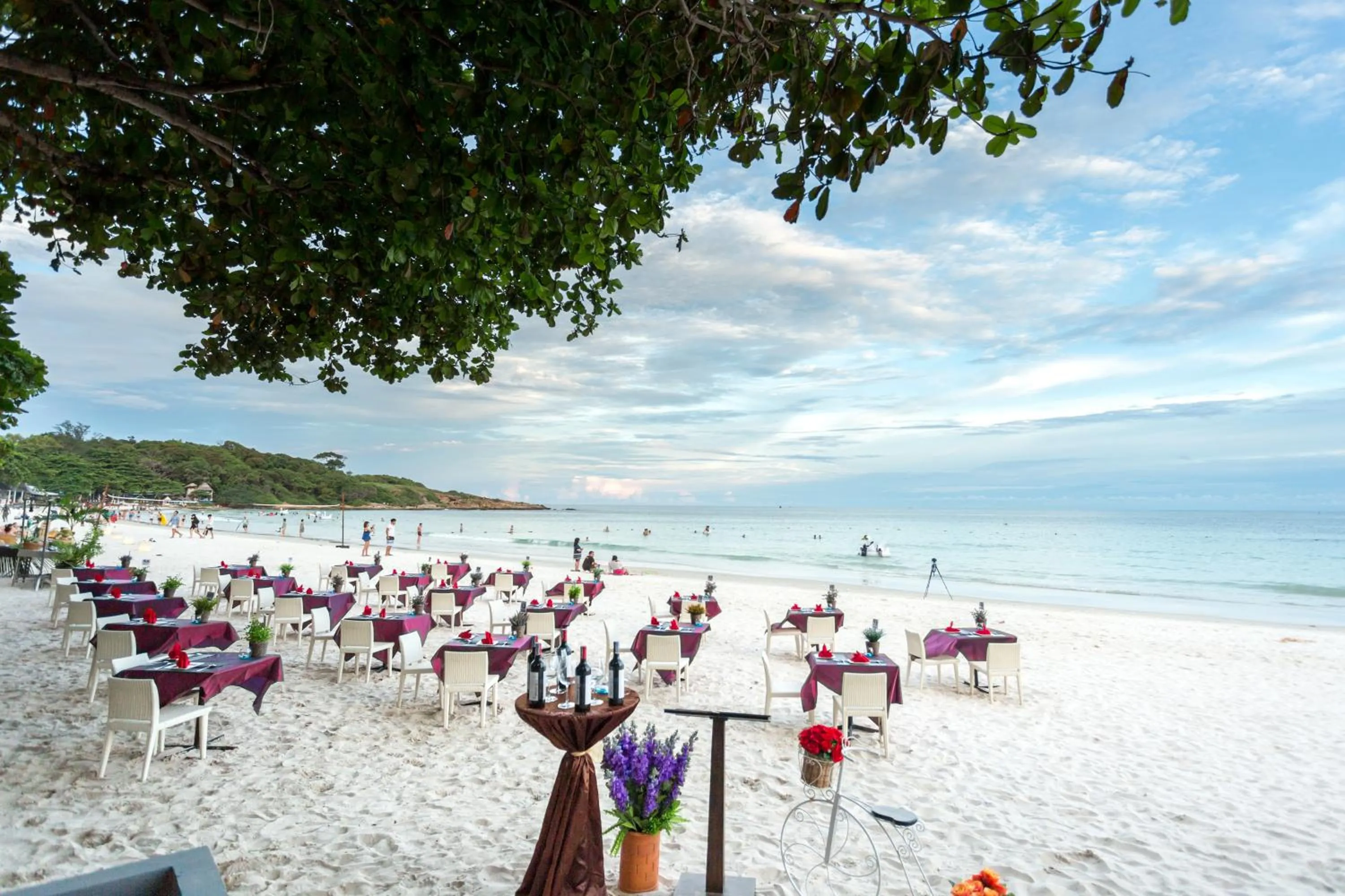 Restaurant/places to eat in Samed Grandview Resort