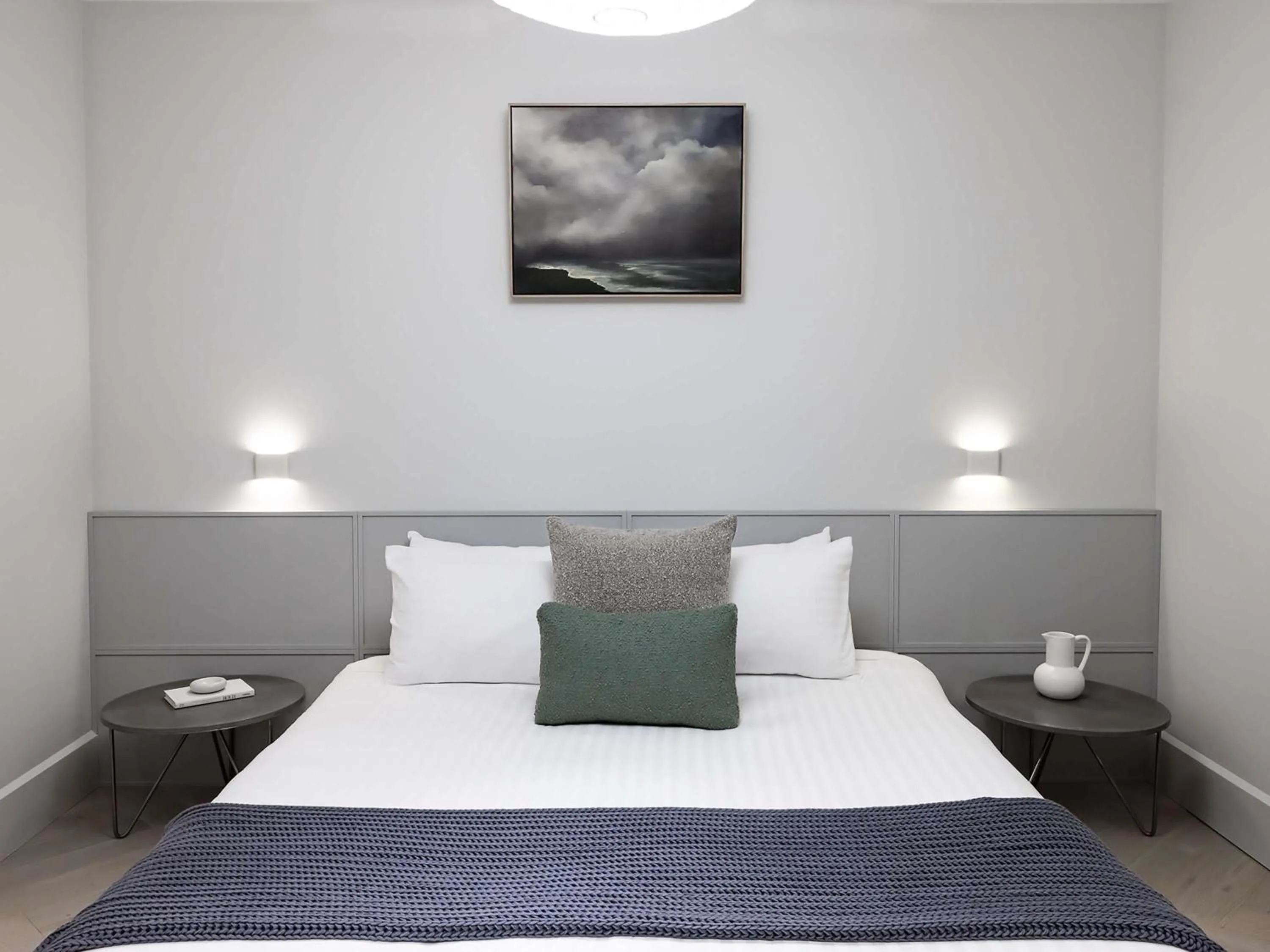 Bedroom, Bed in Mantra One Sandy Bay Road